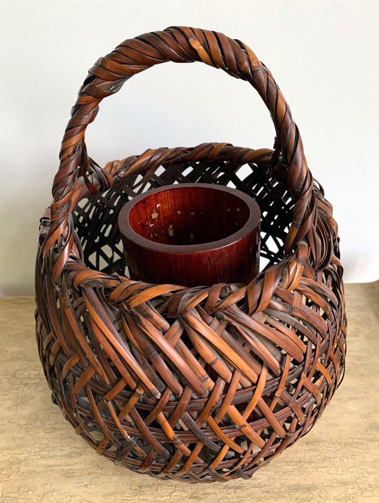 Japanese Bamboo Ikebana Basket by Yamamoto Chikuryosai I Shoen For Sale