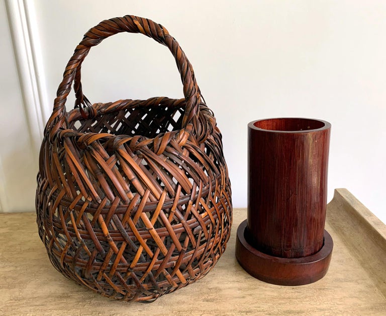 Japanese Bamboo Ikebana Basket by Yamamoto Chikuryosai I Shoen For Sale