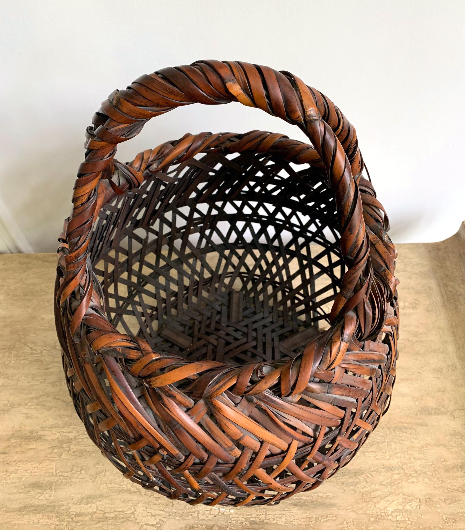 Mid-20th Century Japanese Bamboo Ikebana Basket by Yamamoto Chikuryosai I Shoen For Sale