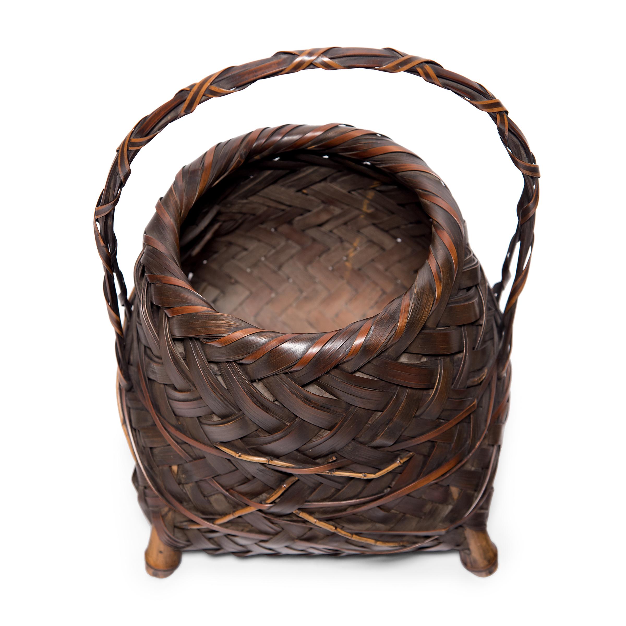 Japanese Bamboo Ikebana Basket, circa 1900 In Good Condition In Chicago, IL