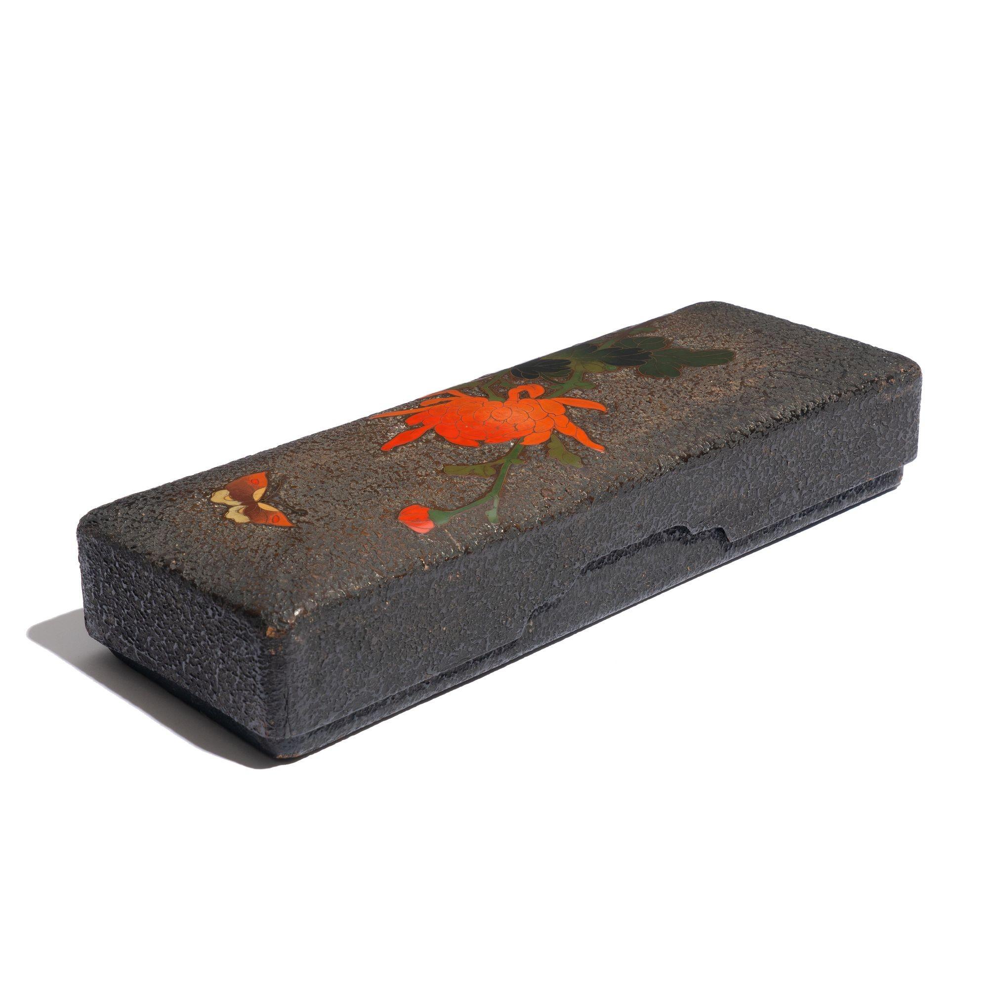 Japanese Bark Textured Lacquer Glove Box, c. 1900 For Sale 5