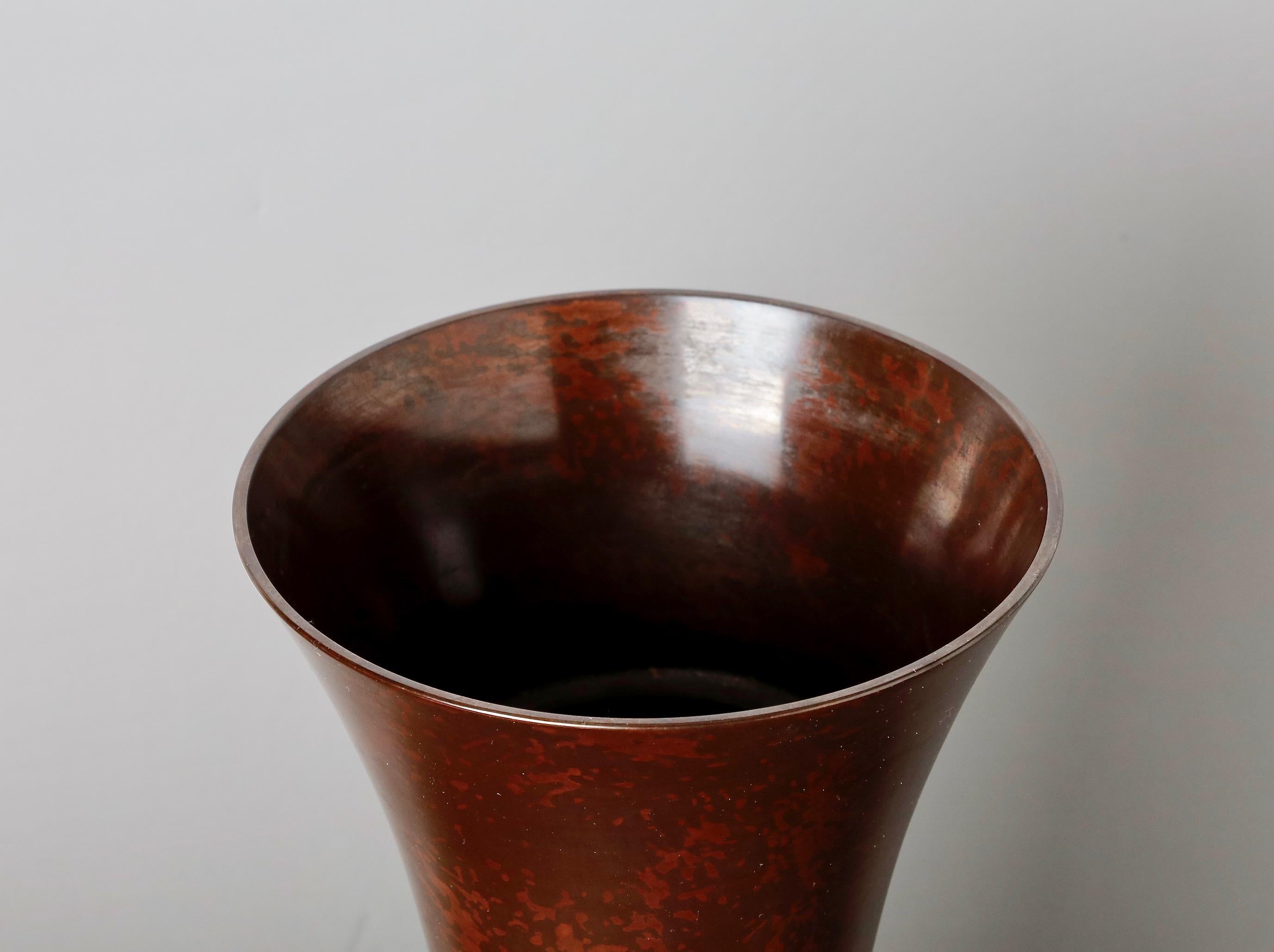 Jarrón Japonés de Bronce de Hermosa Forma en venta 2