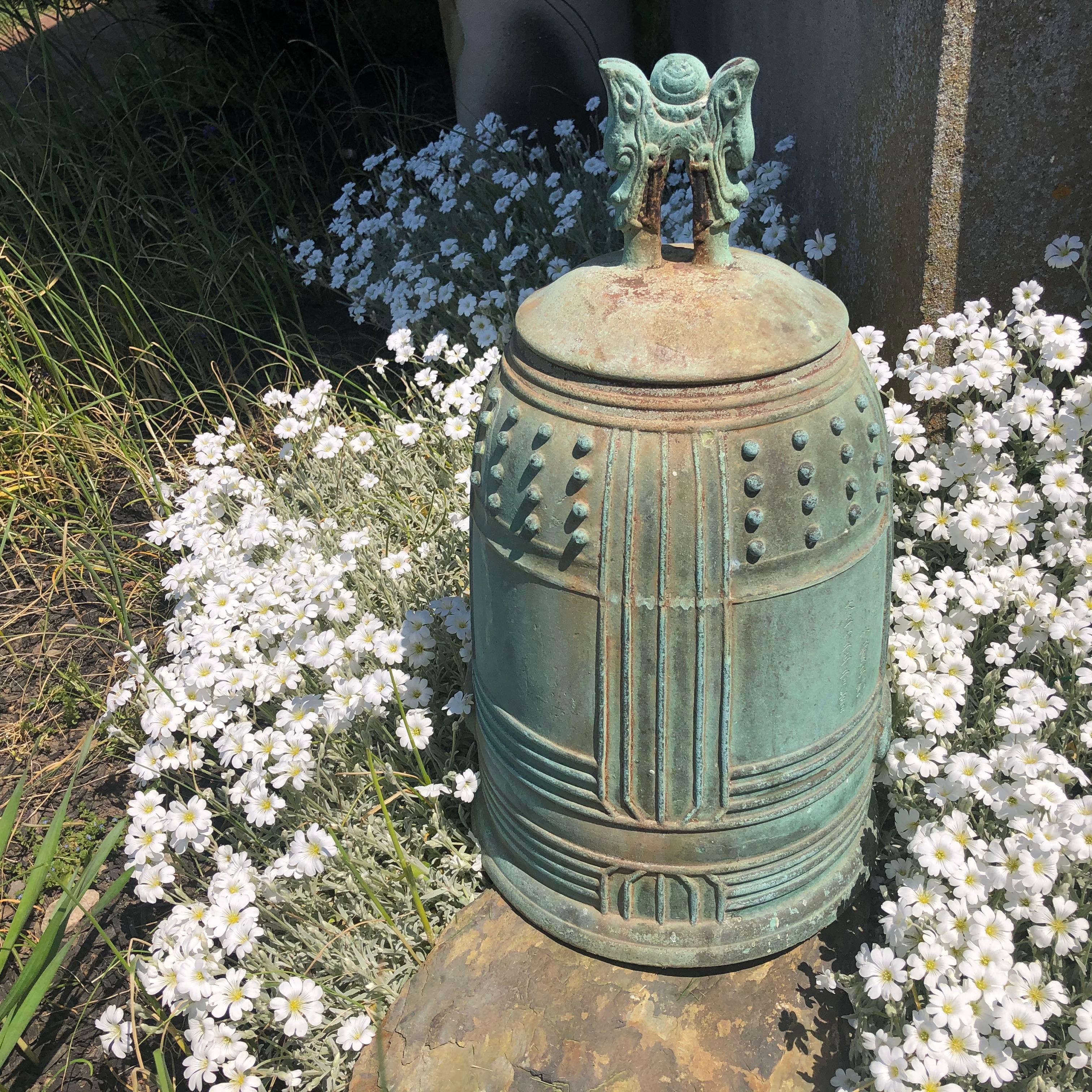 Japanese Big Antique Bronze Bell In Good Condition In South Burlington, VT