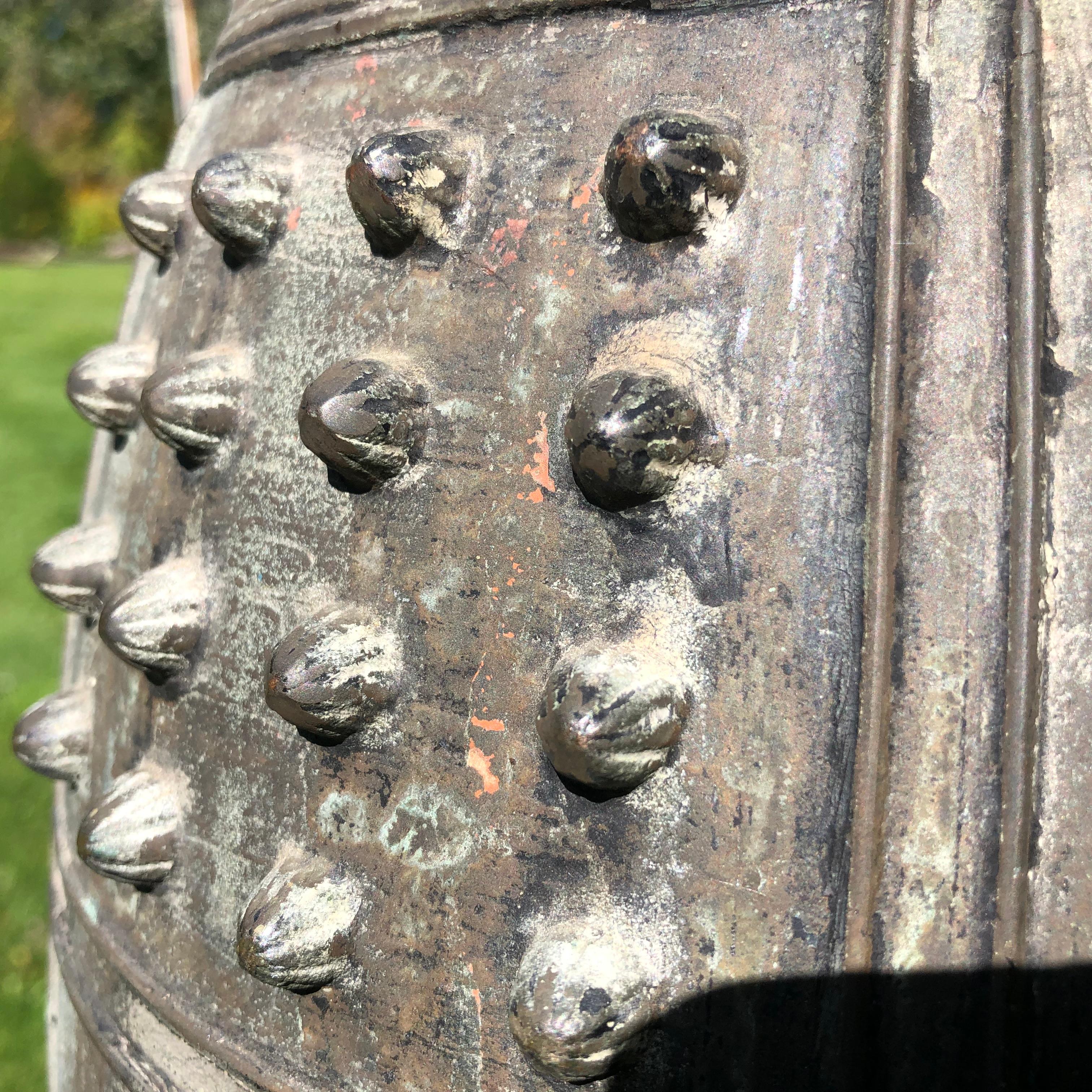 Japanese Big Antique Bronze Bell with Period Signature, Bold Sound In Good Condition In South Burlington, VT