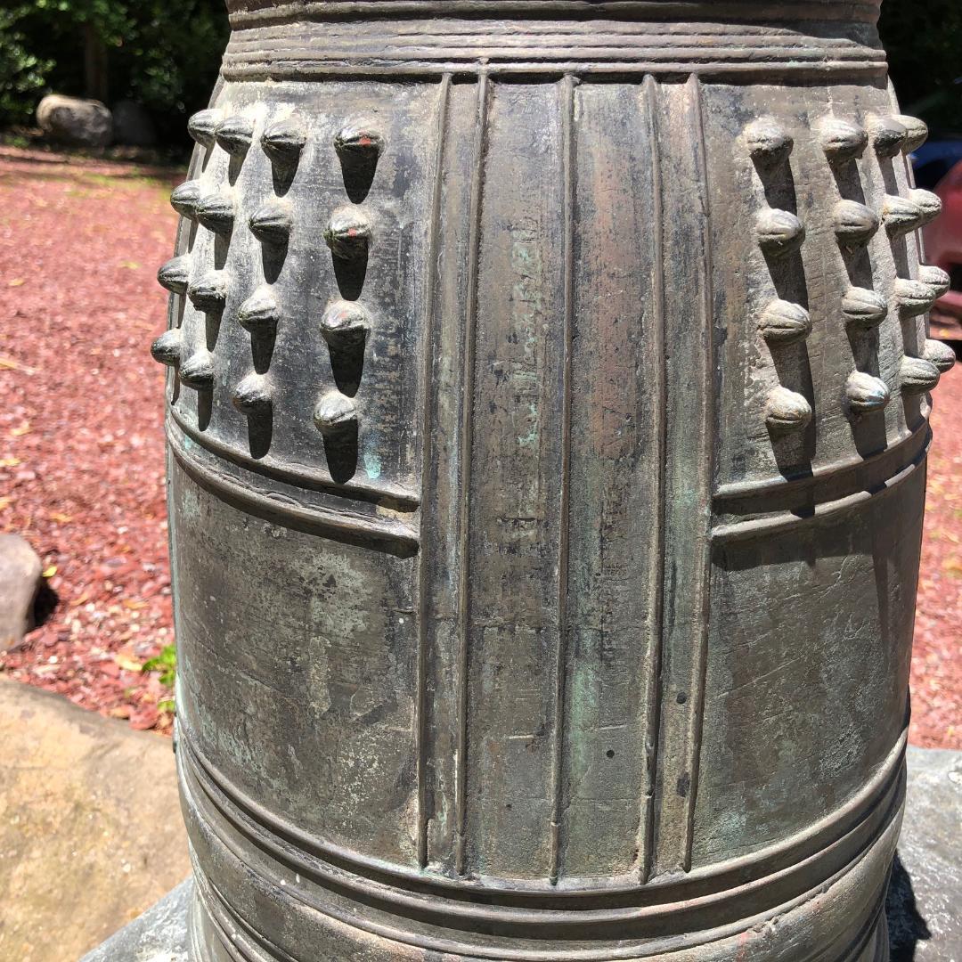 Japanese Big Antique Bronze Bell with Period Signature, Bold Sound 1