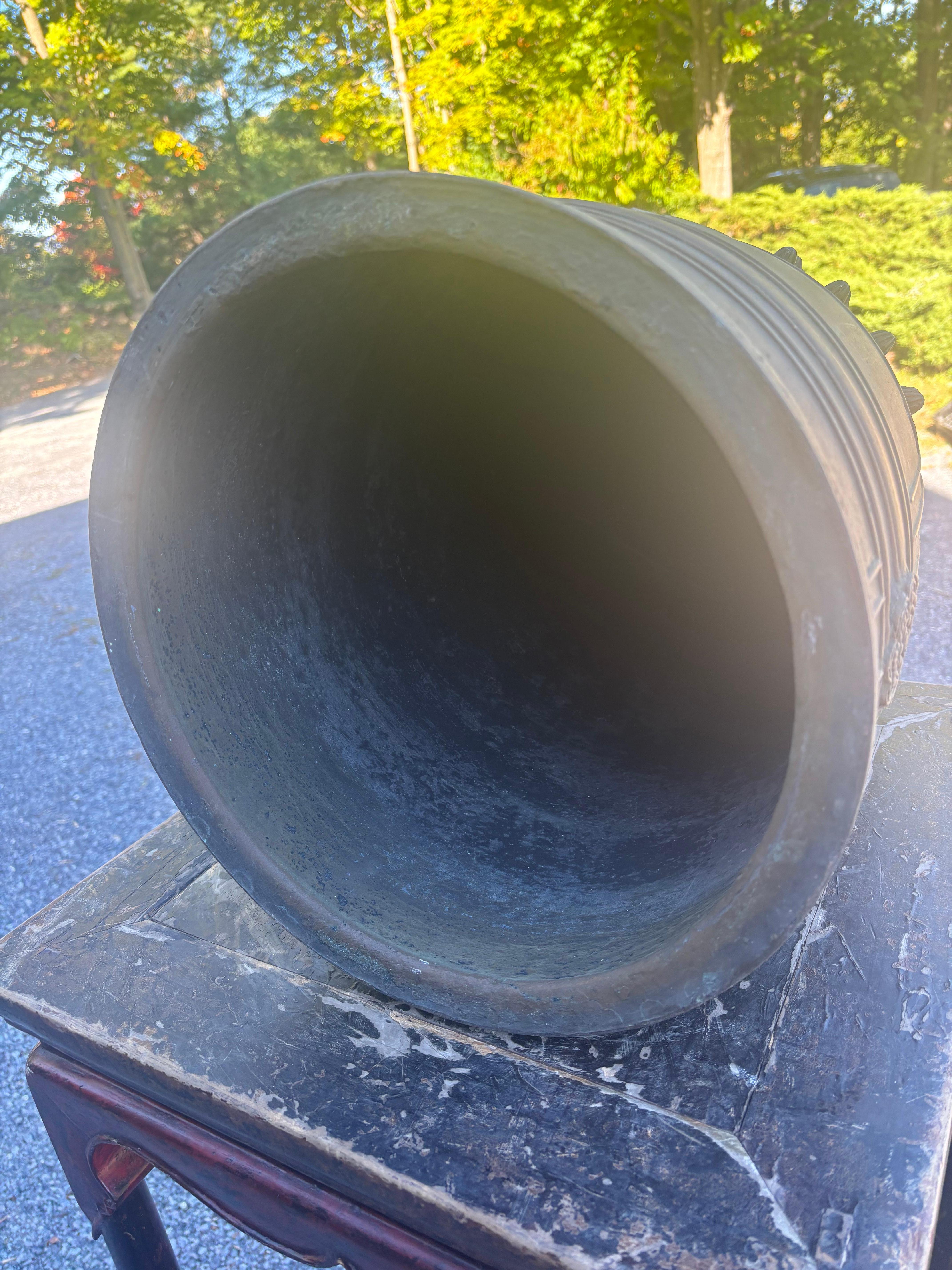 Cloche de temple japonaise en bronze antique à sonorité bleue, 22