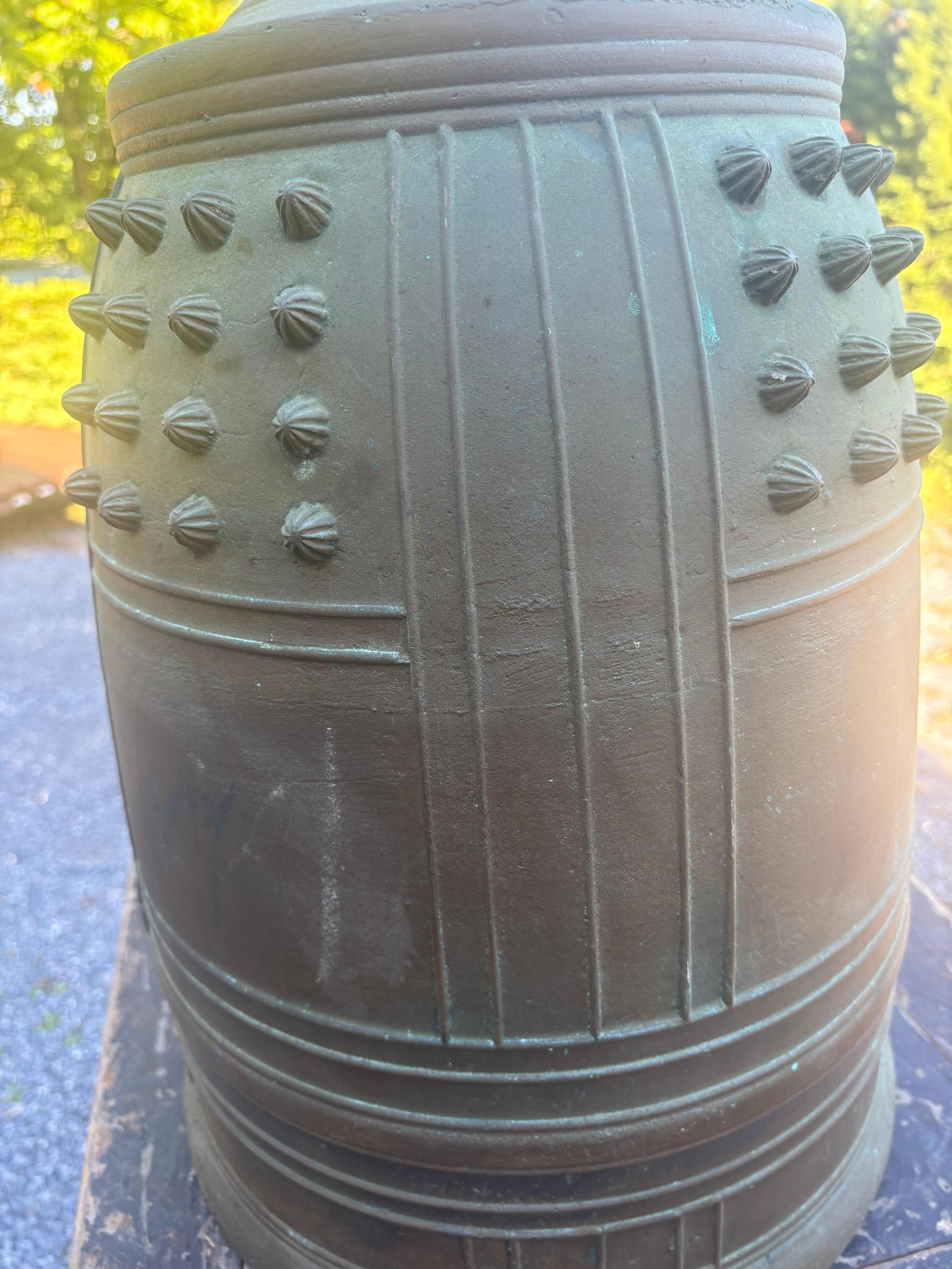 Cloche de temple japonaise en bronze antique à sonorité bleue, 22