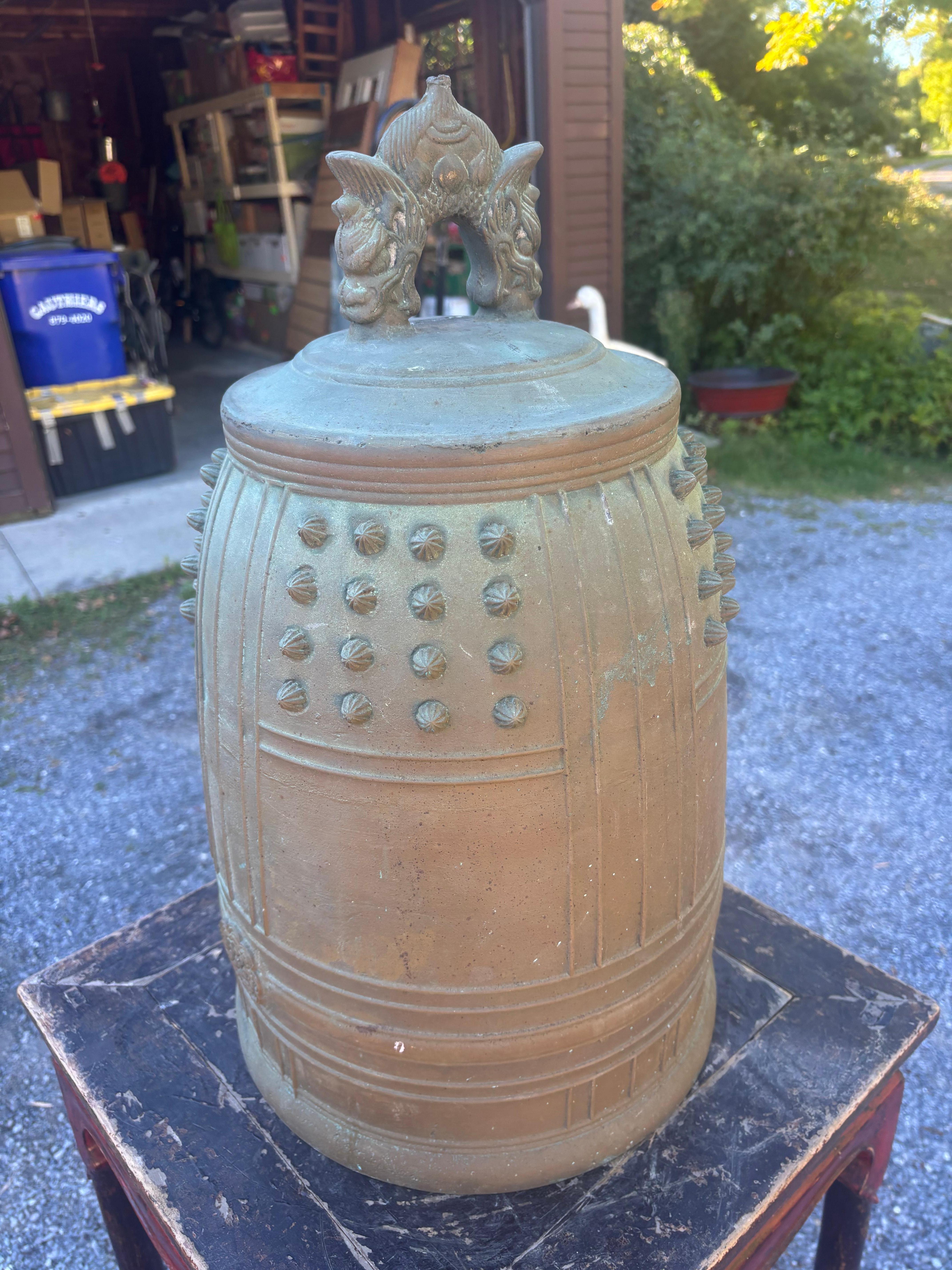 Cloche de temple japonaise en bronze antique à sonorité bleue, 22