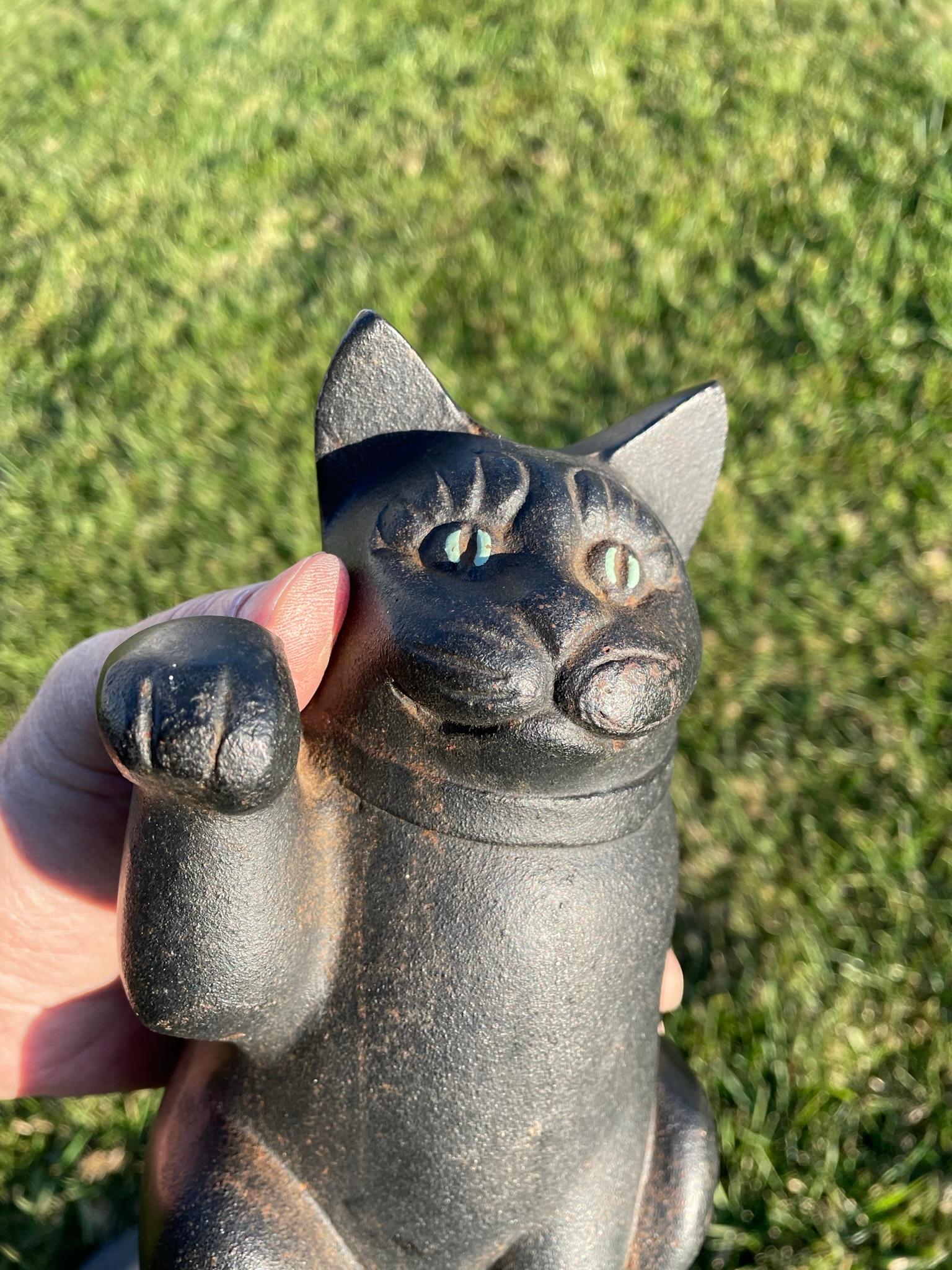 Japanese Big Black Green Eyed Fortune Money Cat In Good Condition In South Burlington, VT
