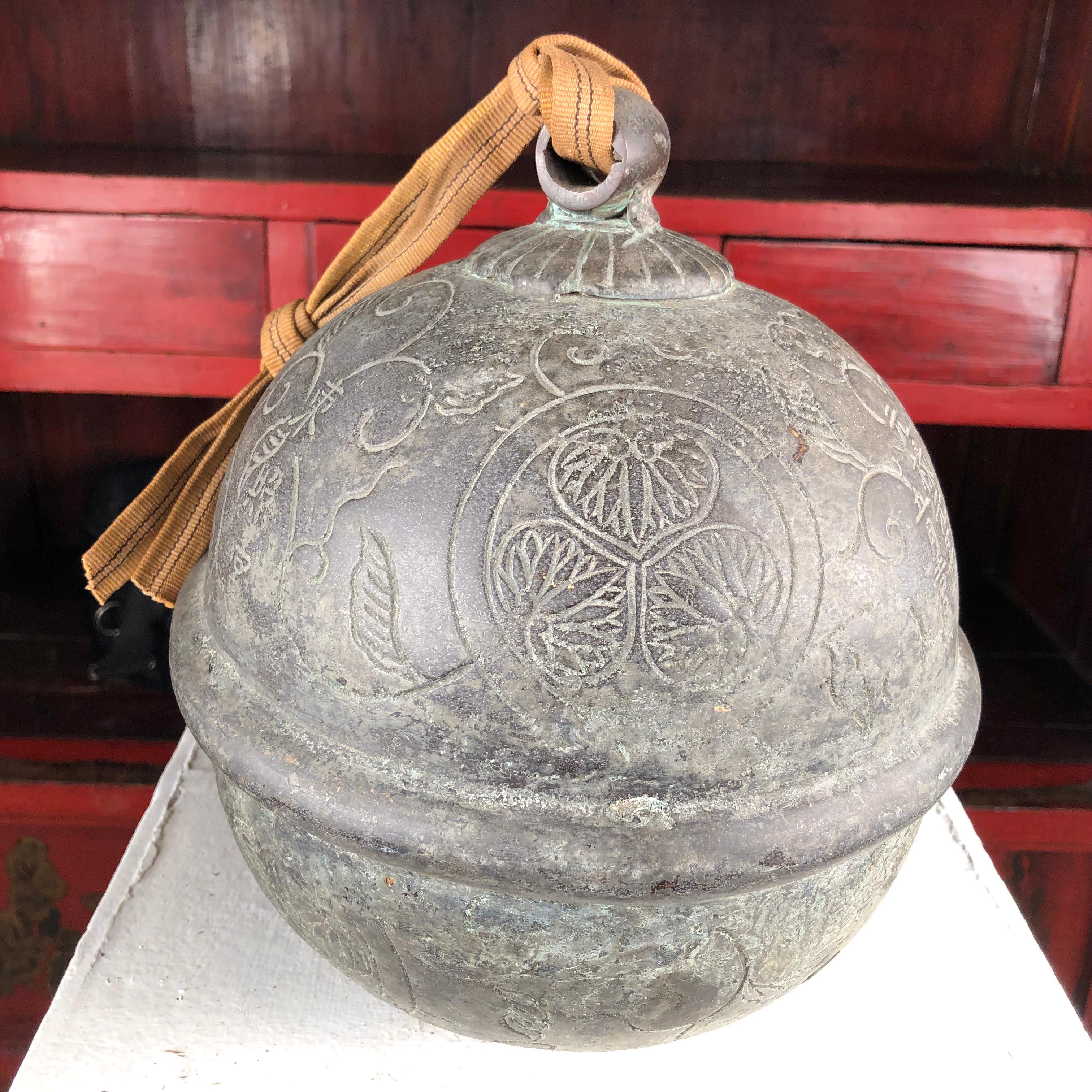 Cast Japanese Big Bold Antique Shinto Suzu Temple Bell Rare Find and Signed