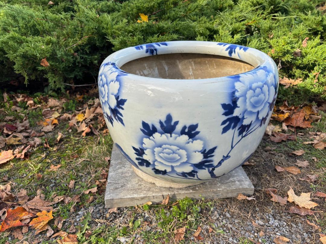Japanese Big Brilliant Blue And White Flowers Planter Bowl For Sale 2
