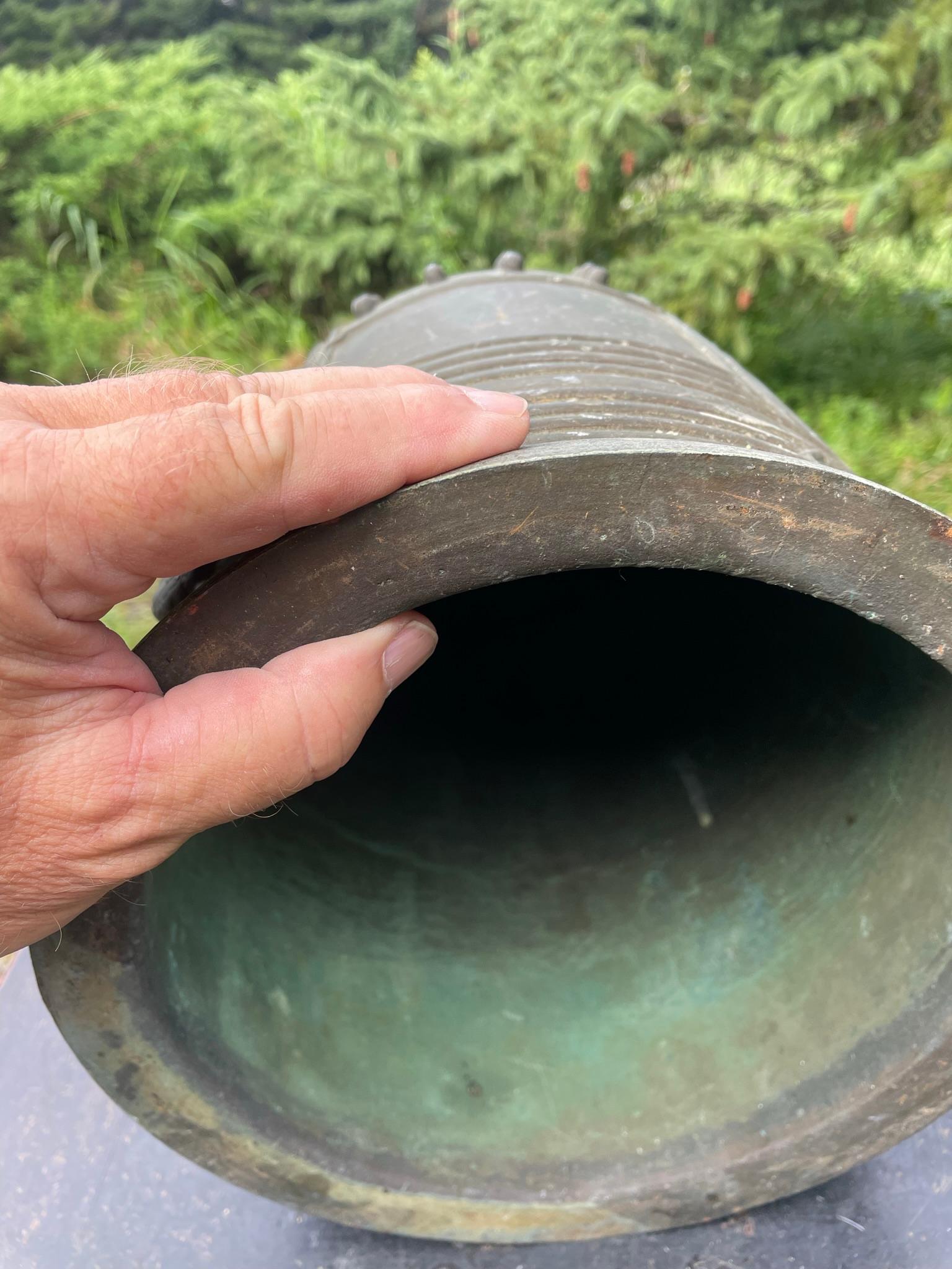 Japanese Big Old Bronze Temple Bell with Brilliant Resonating Sound, 18Inches For Sale 7