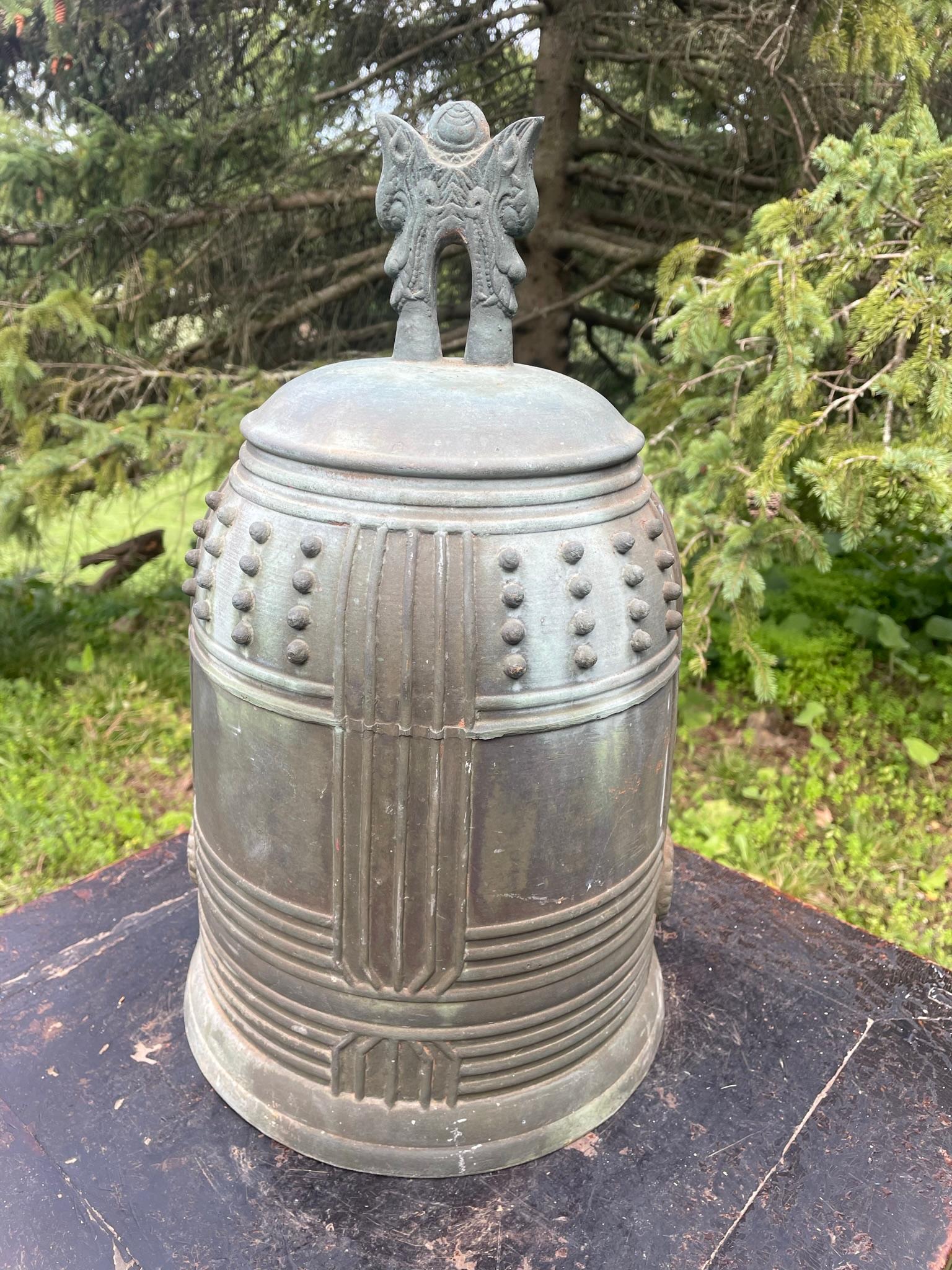 Japanese Big Old Bronze Temple Bell with Brilliant Resonating Sound, 18Inches In Good Condition In South Burlington, VT