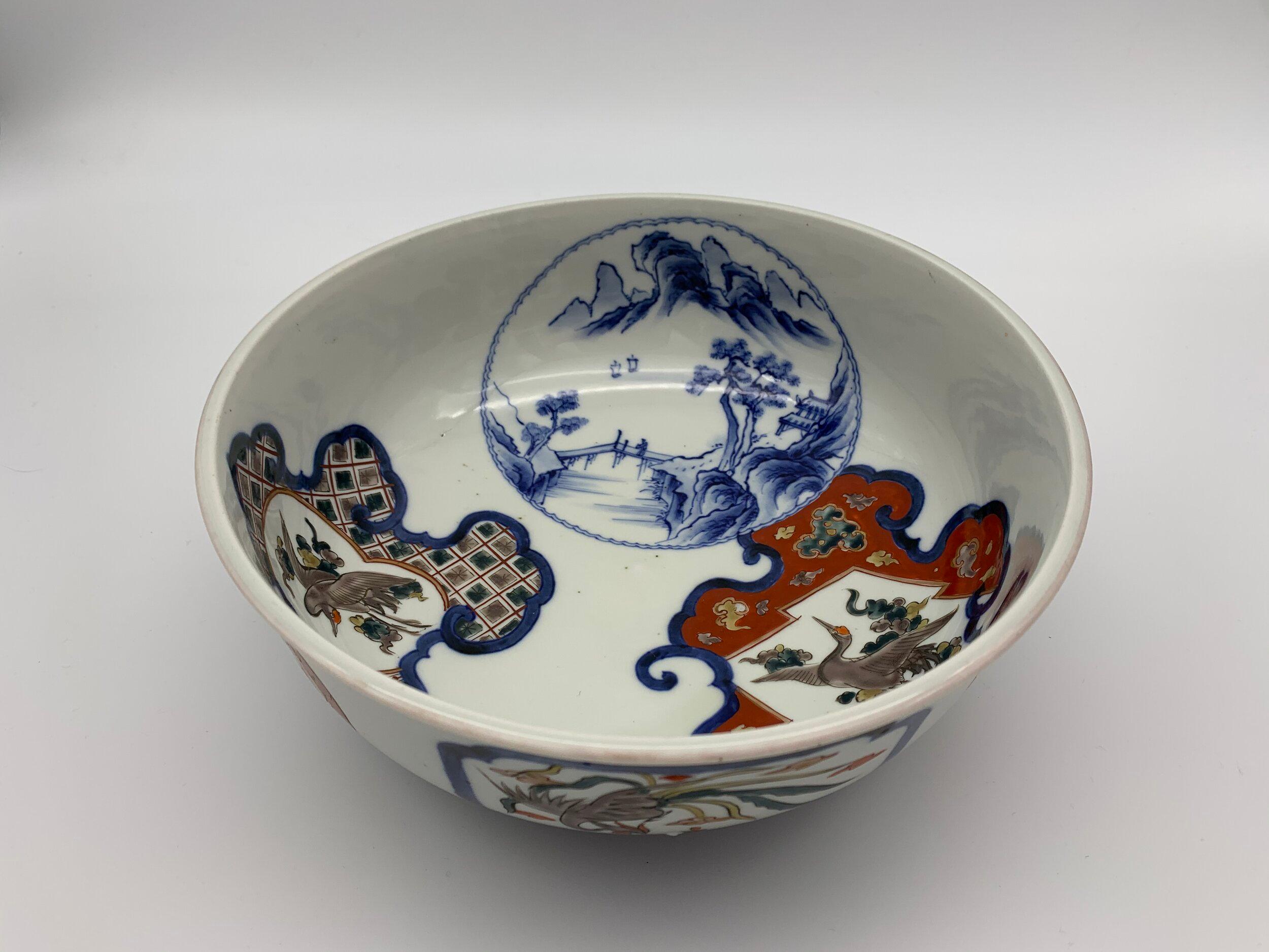 Japanese Big Serving Bowl Imari Porcelain 1900s Meiji In Good Condition For Sale In Paris, FR