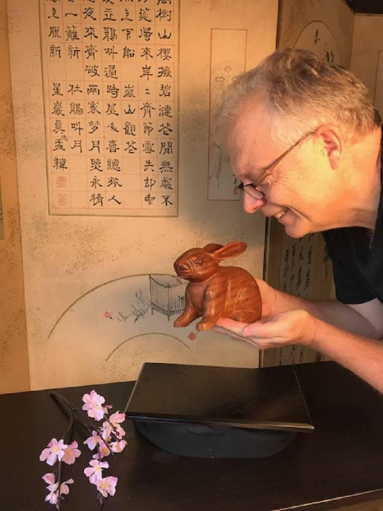 From our recent Japanese acquisitions trip.

Here's a beautiful and unique way to accent your indoor space with this treasure. 

This is a fine hand carved effigy of a perky bunny rabbit- beautifully hand carved from a medium hard brown wood .