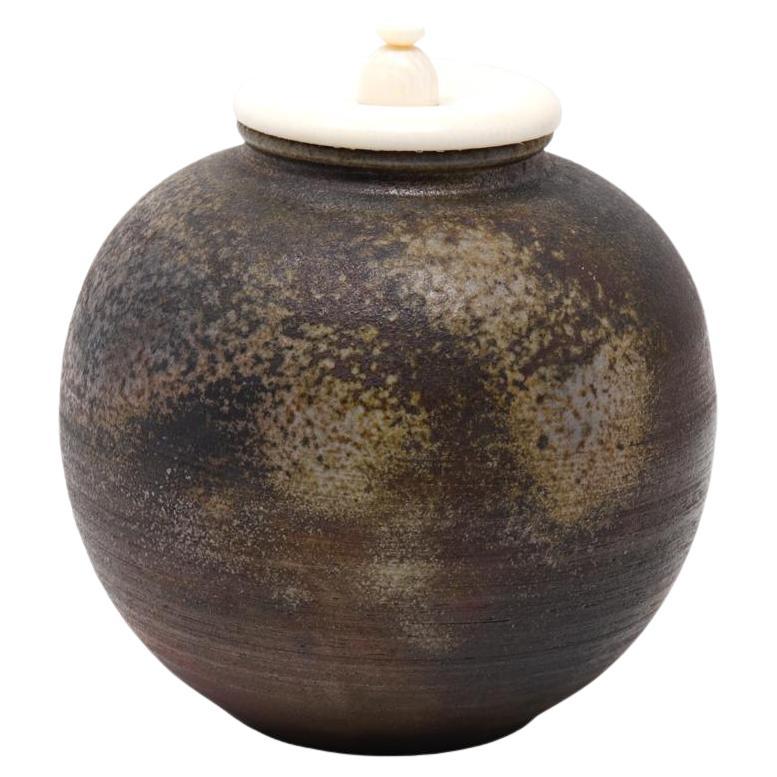 Taisho Japanese Bizen ware bunrin chaire by Toho Kimura For Sale