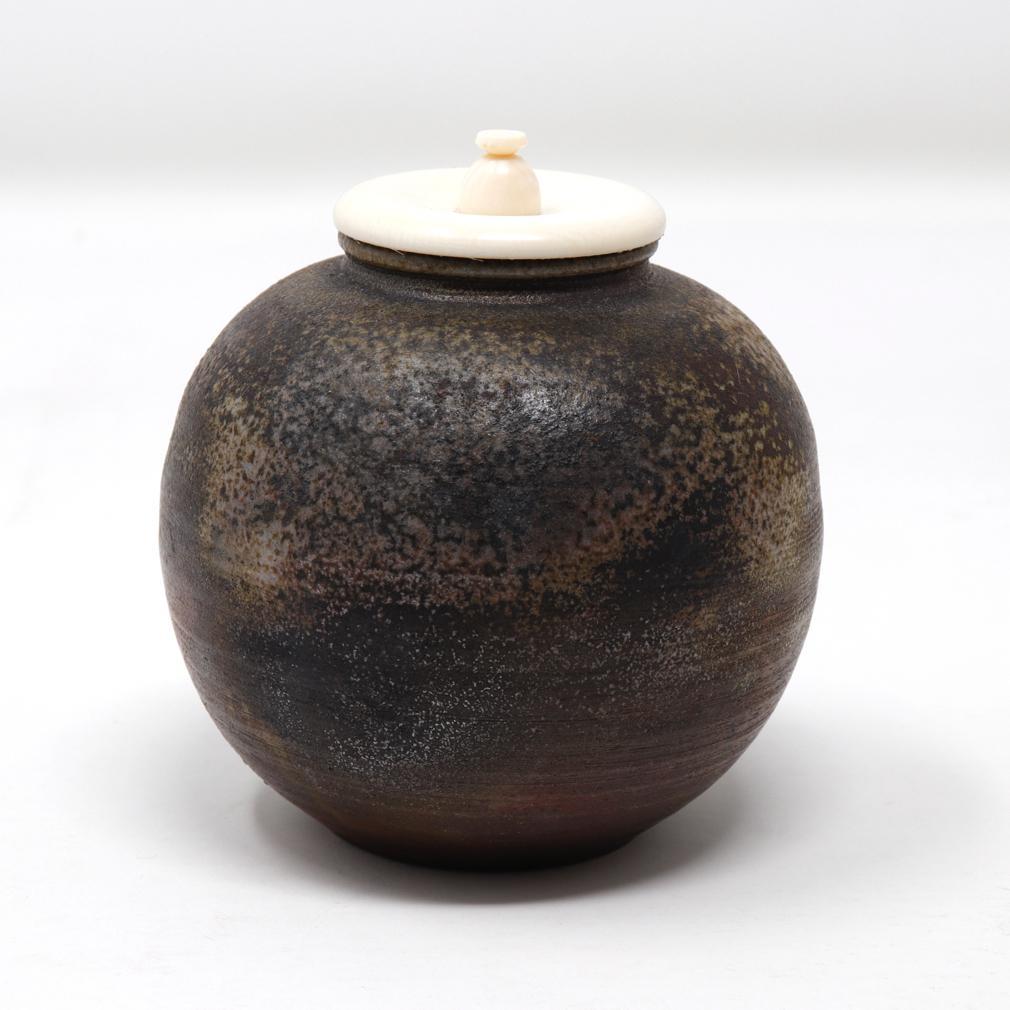 Japanese Bizen ware bunrin chaire by Toho Kimura For Sale 2