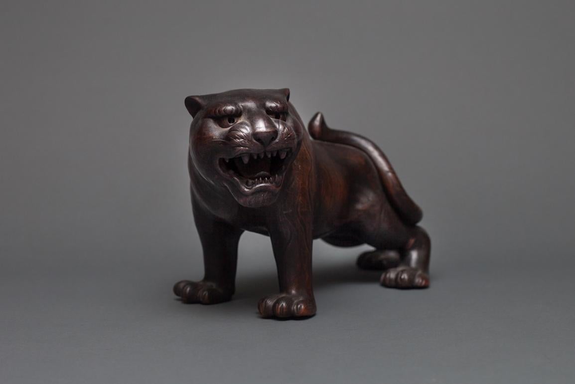 Japanese Bizen Ware Sculpture of a Tiger In Good Condition In Hudson, NY