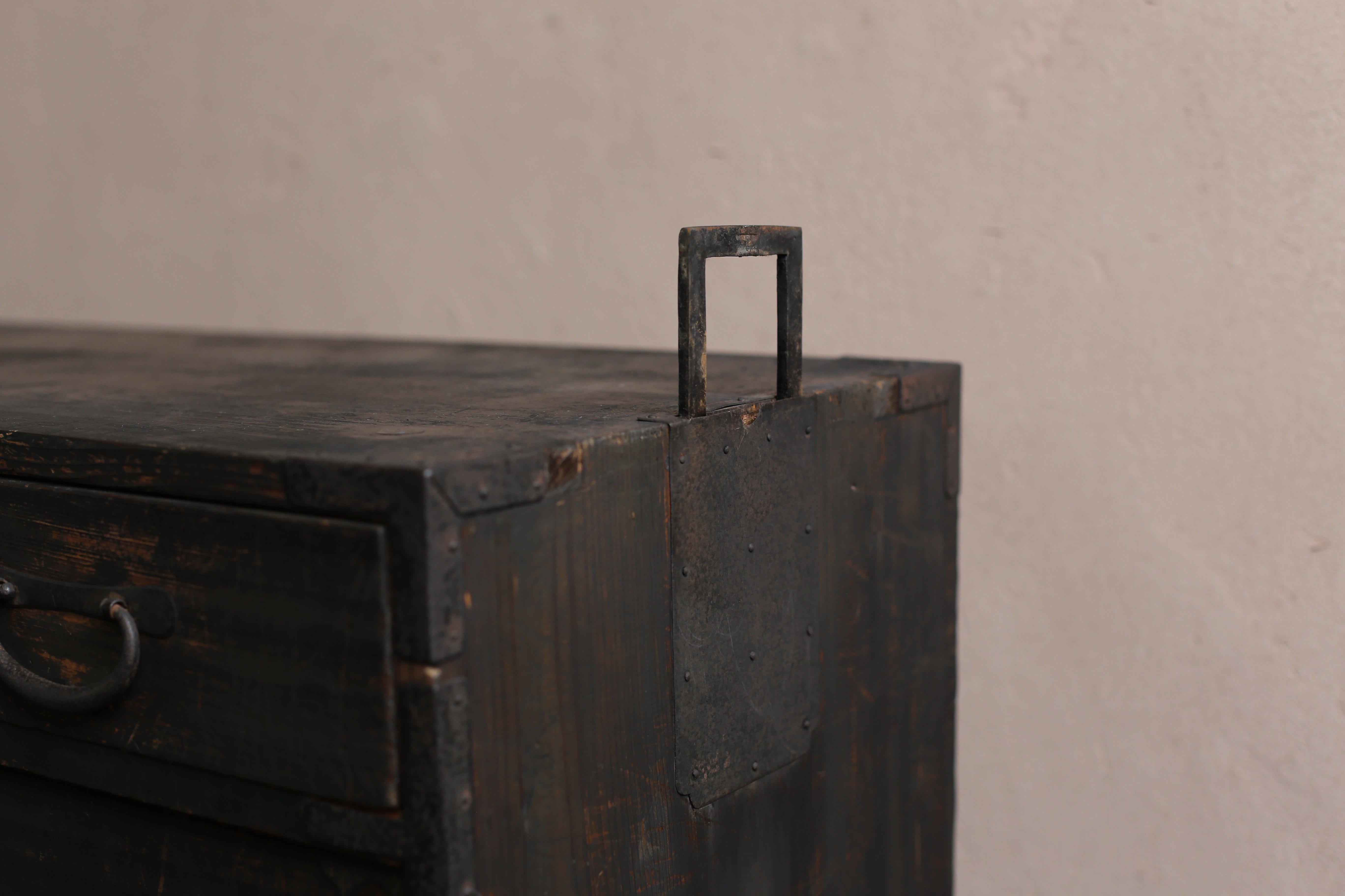 BK Tansu Japonés 1920-1940 / Periodo Showa / Aparador Wabi sabi en venta 4