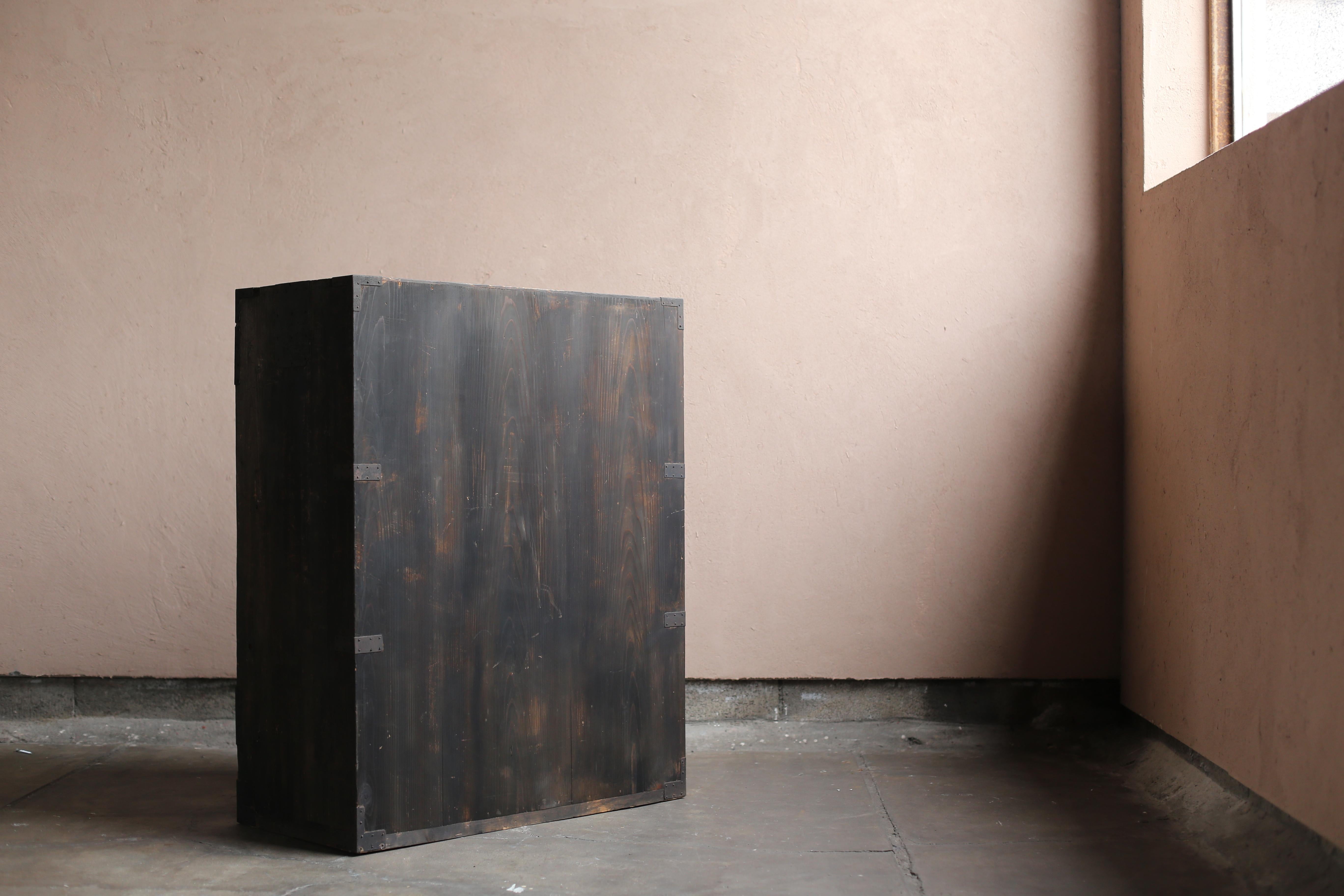 BK Tansu Japonés 1920-1940 / Periodo Showa / Aparador Wabi sabi siglo XX en venta