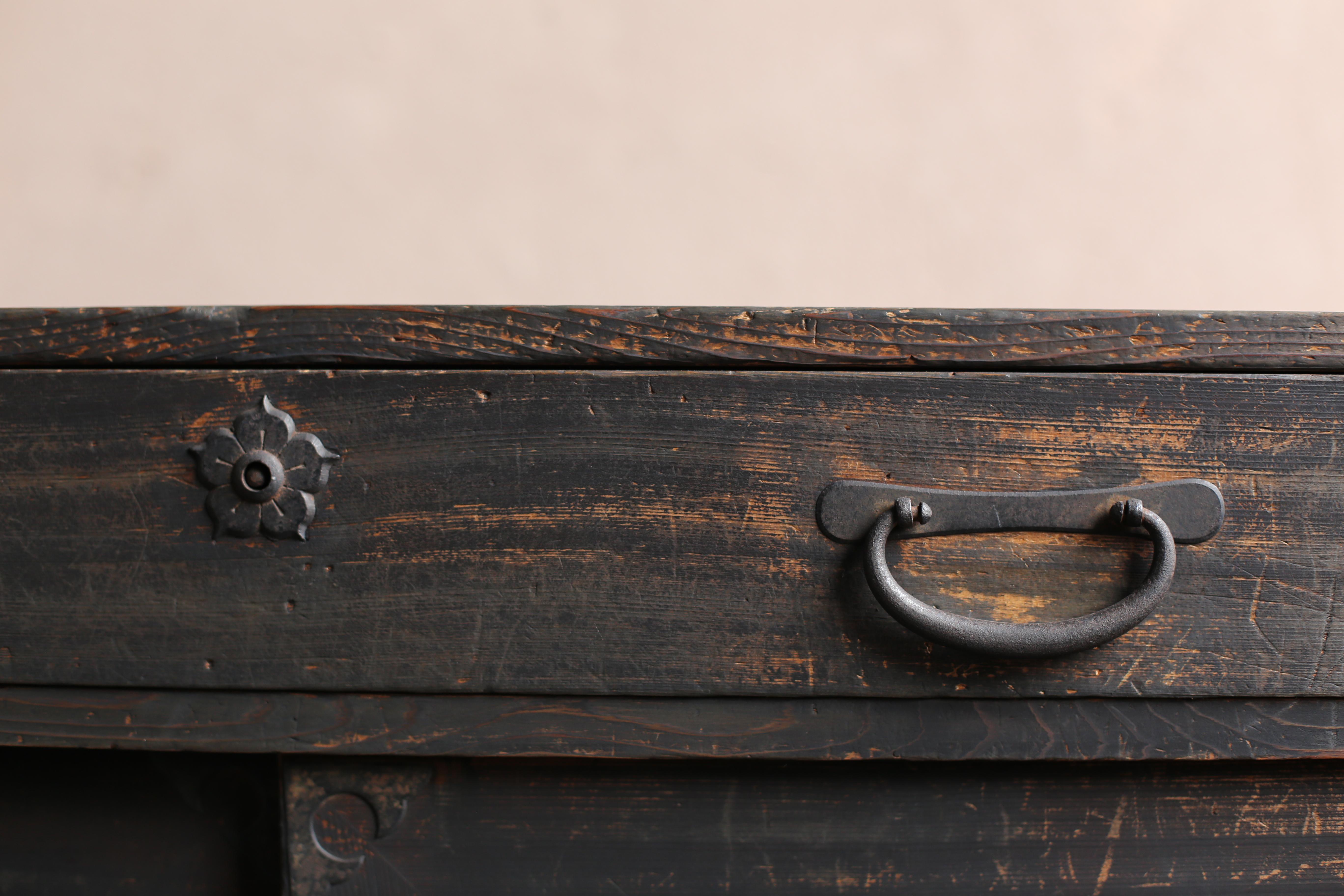 BK Tansu Japonés 1920-1940 / Periodo Showa / Aparador Wabi sabi Cedro en venta