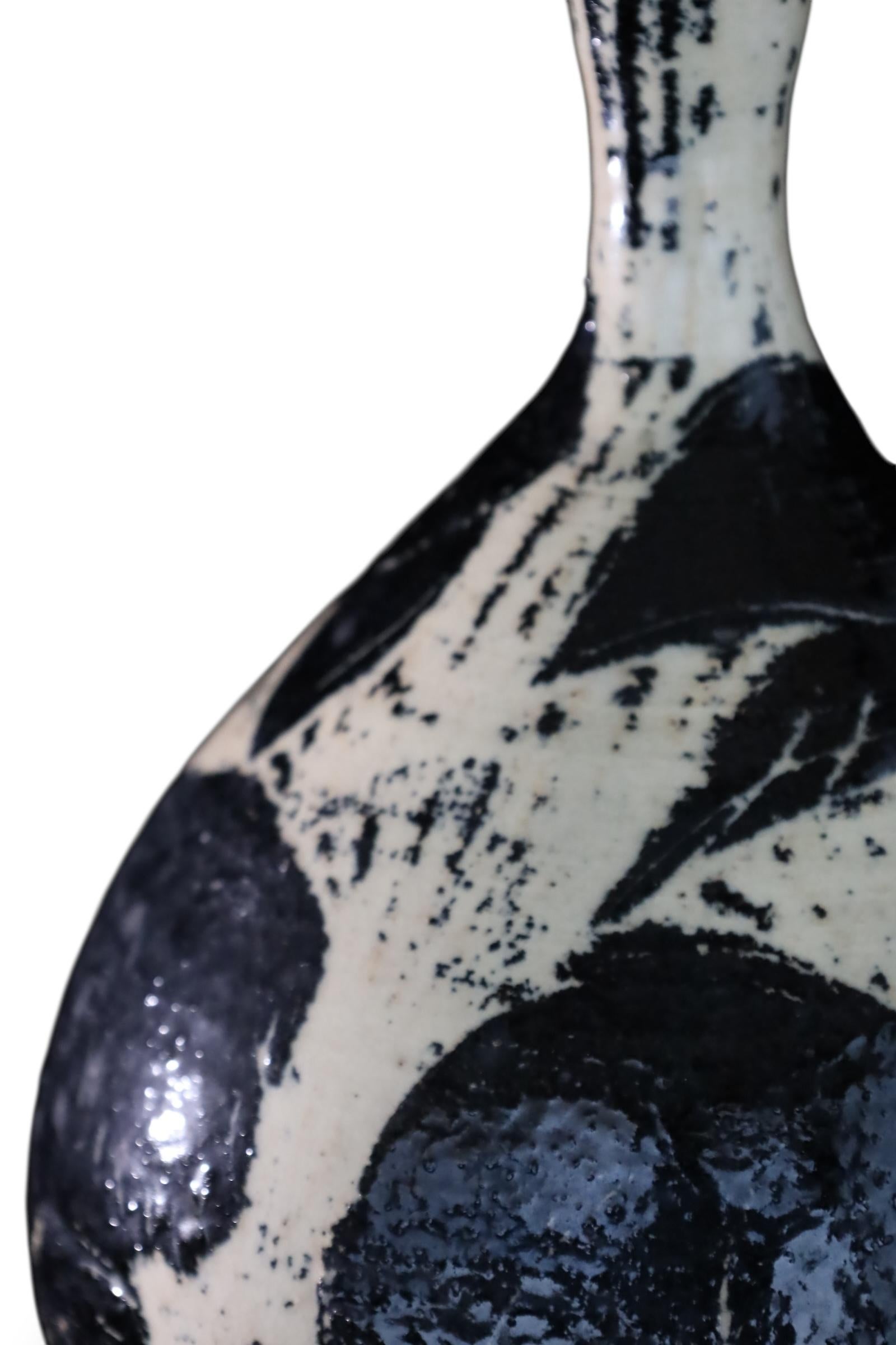 Japanese Black and White Glazed Ceramic Vase with Abstract Botanical Motif For Sale 6