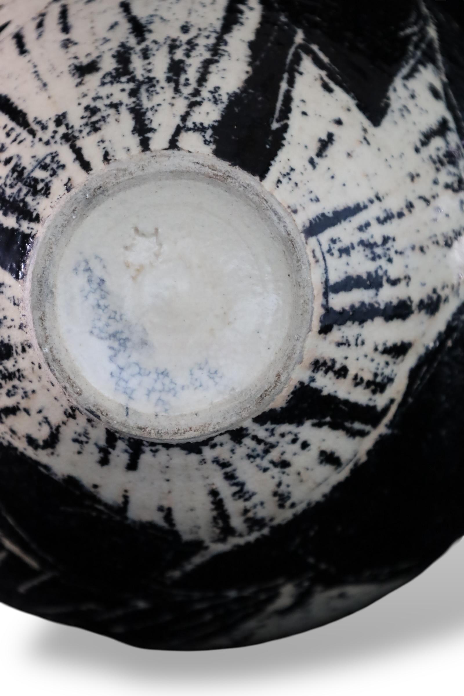 Japanese Black and White Glazed Ceramic Vase with Abstract Botanical Motif For Sale 8