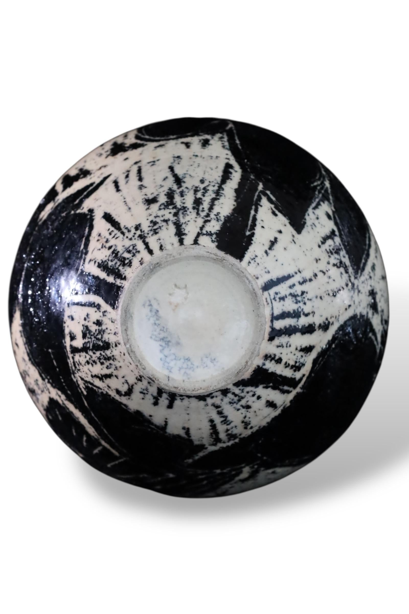 Japanese Black and White Glazed Ceramic Vase with Abstract Botanical Motif For Sale 10