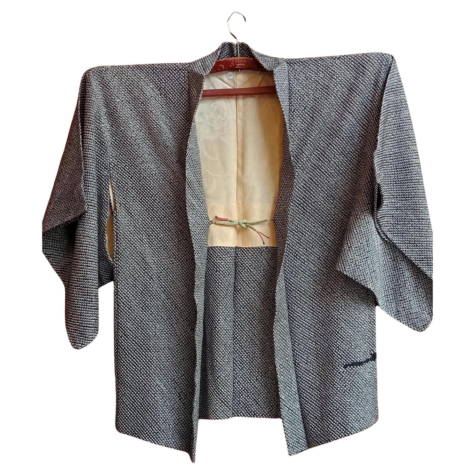 Cappotto Haori Kimono giapponese in bianco e nero per donna con seta Shibori anni '70