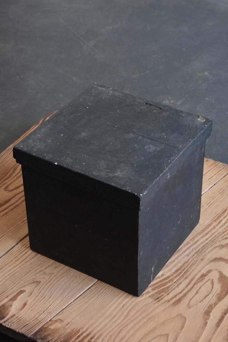 Woodwork Japanese Black Antique Wooden Box / Wabi-Sabi Storage Box / 1785 / Edo Period