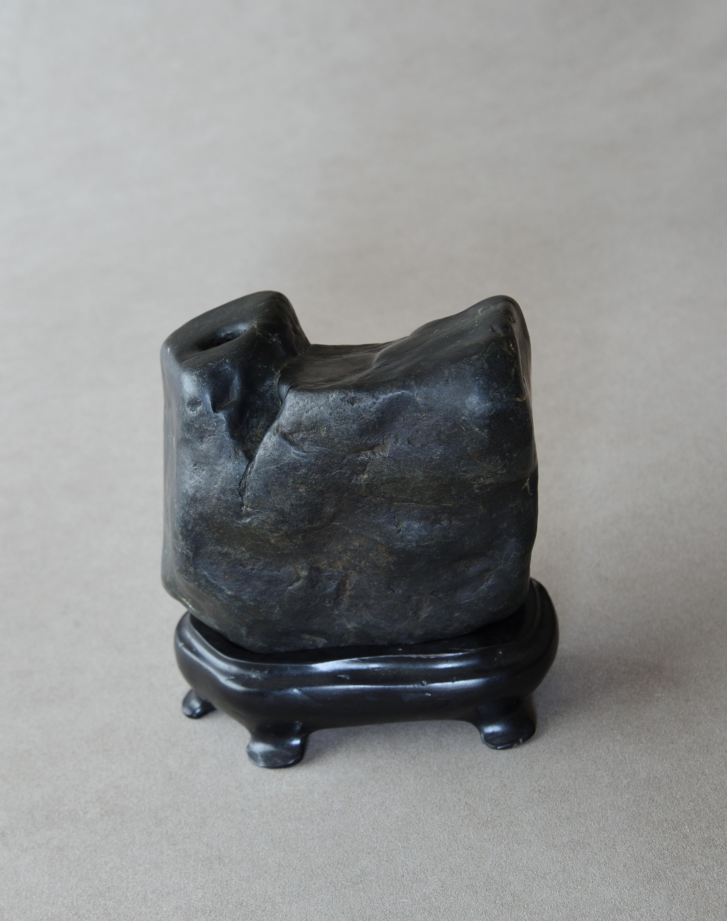 Japanese Black Kamuy-Kotan Suiseki God Stone For Sale 4