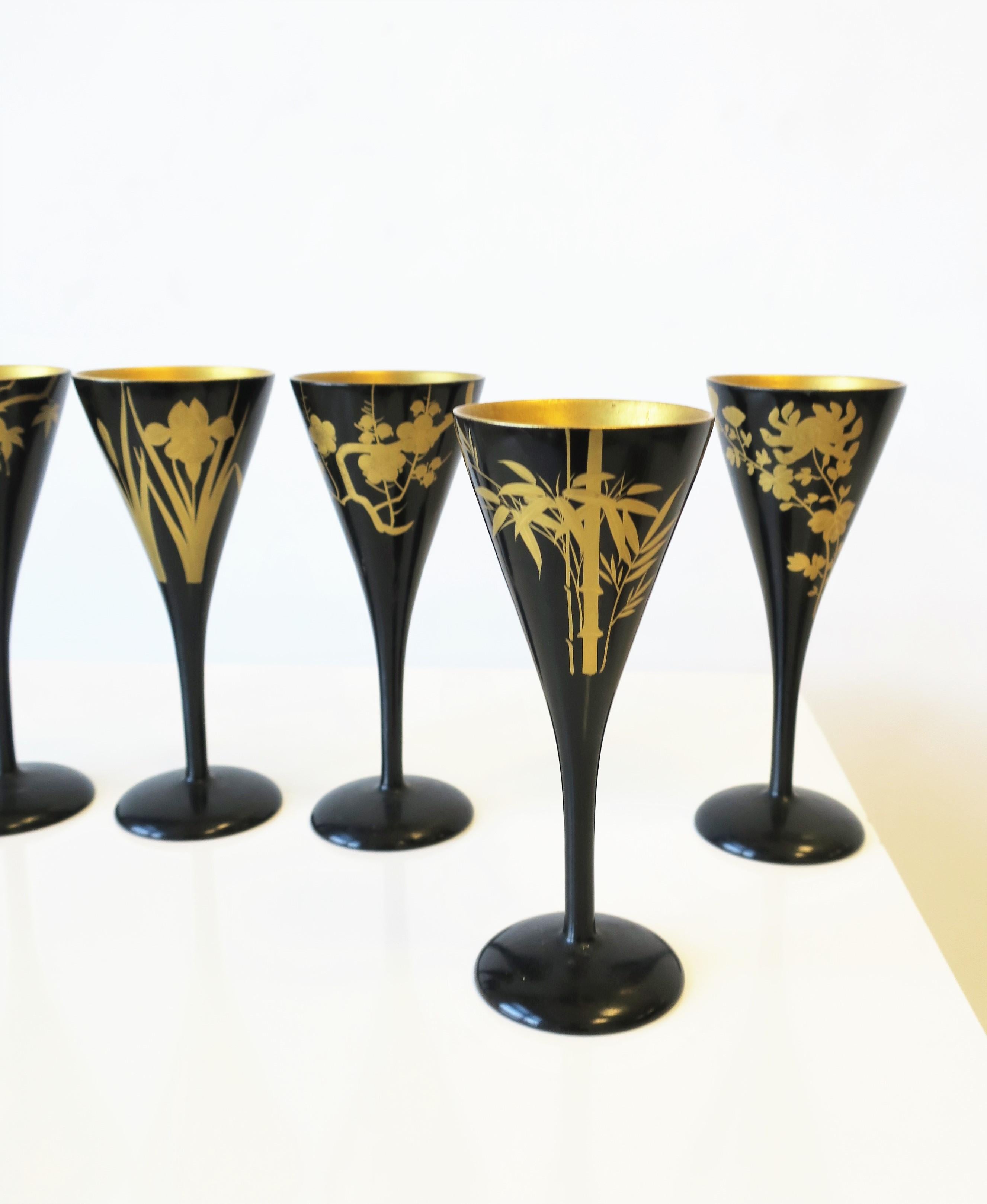 Japanese Black Lacquer & Gold Sake, Champagne Flutes or Wine Stemware, Set of 6 For Sale 1