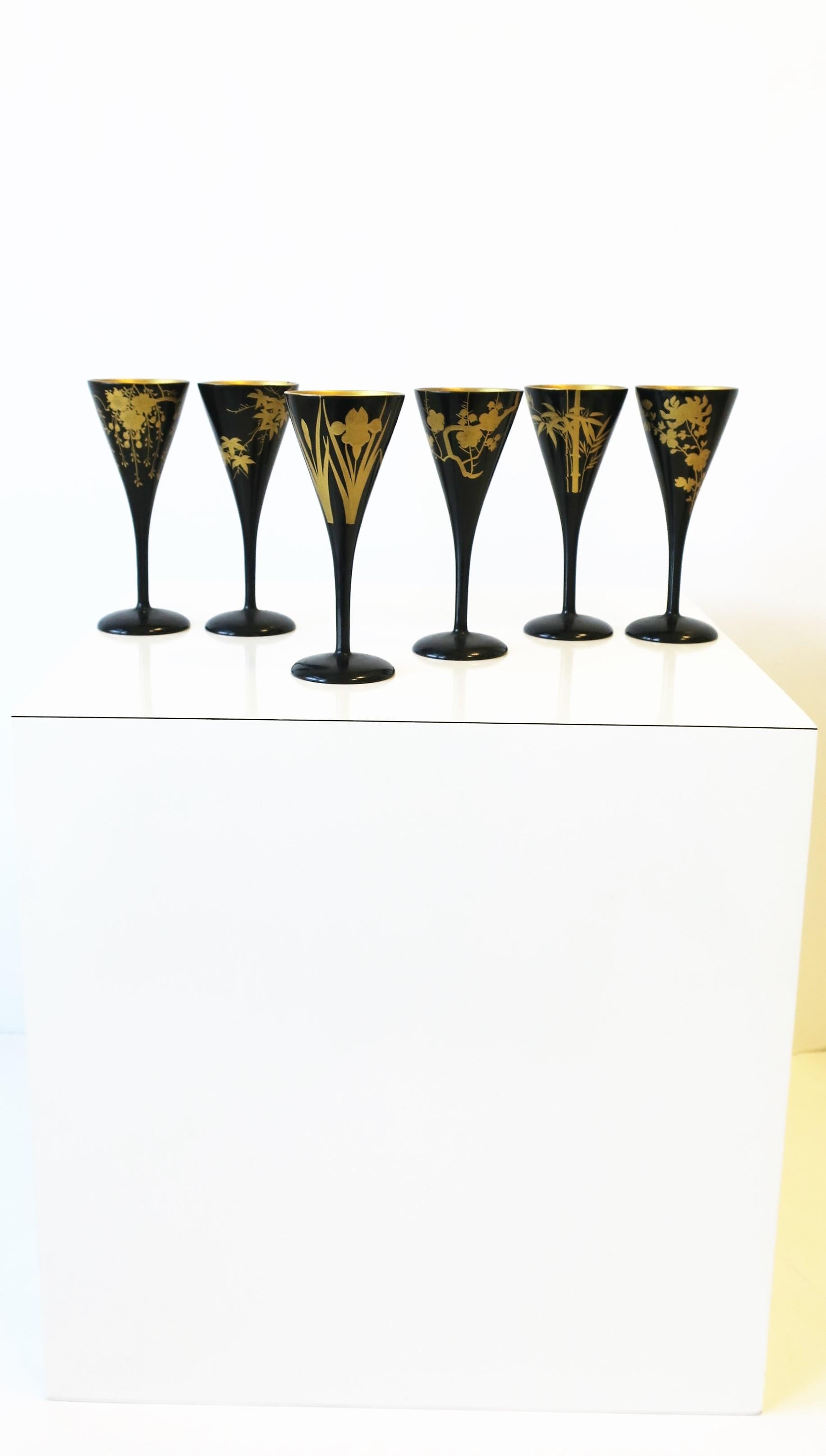 Japanese Black Lacquer & Gold Sake, Champagne Flutes or Wine Stemware, Set of 6 For Sale 2