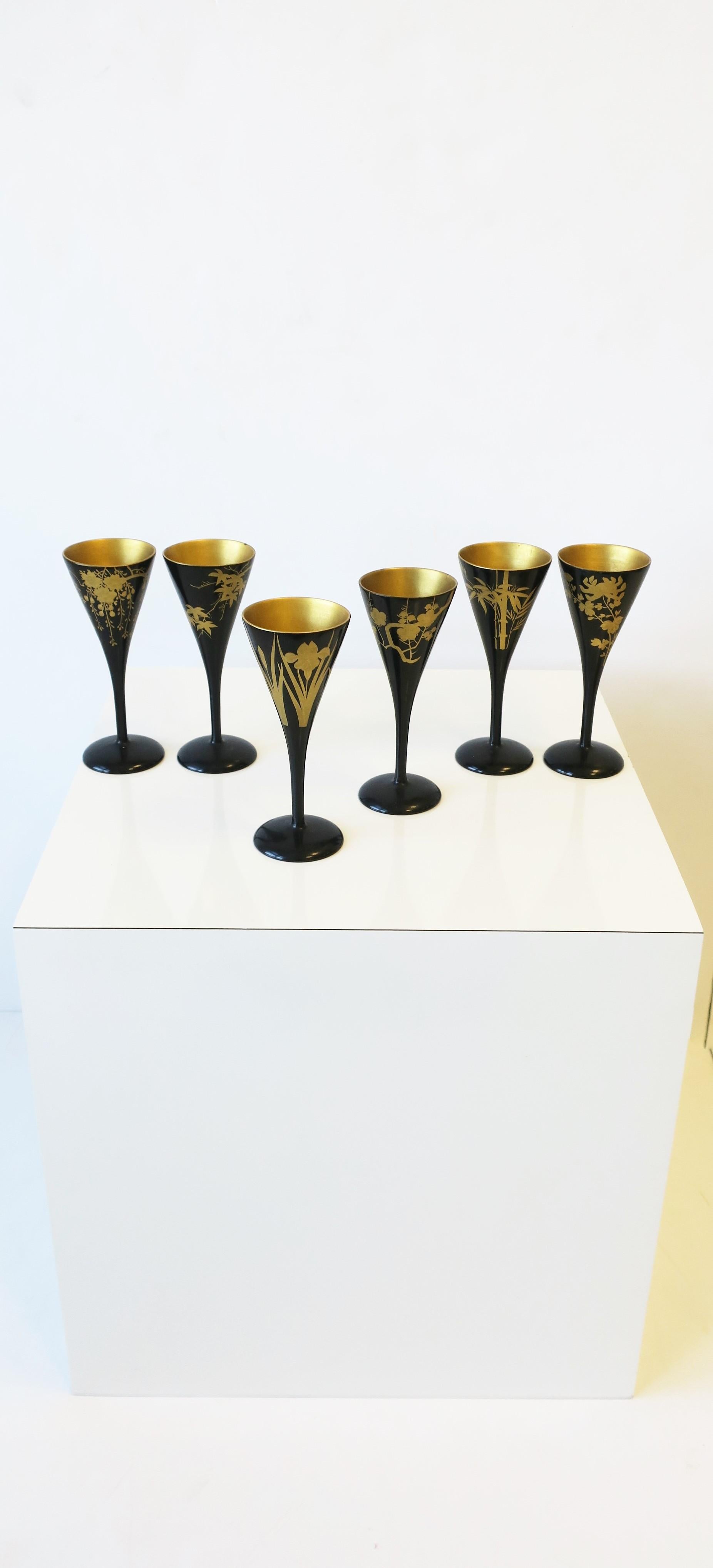 Japanese Black Lacquer & Gold Sake, Champagne Flutes or Wine Stemware, Set of 6 For Sale 3
