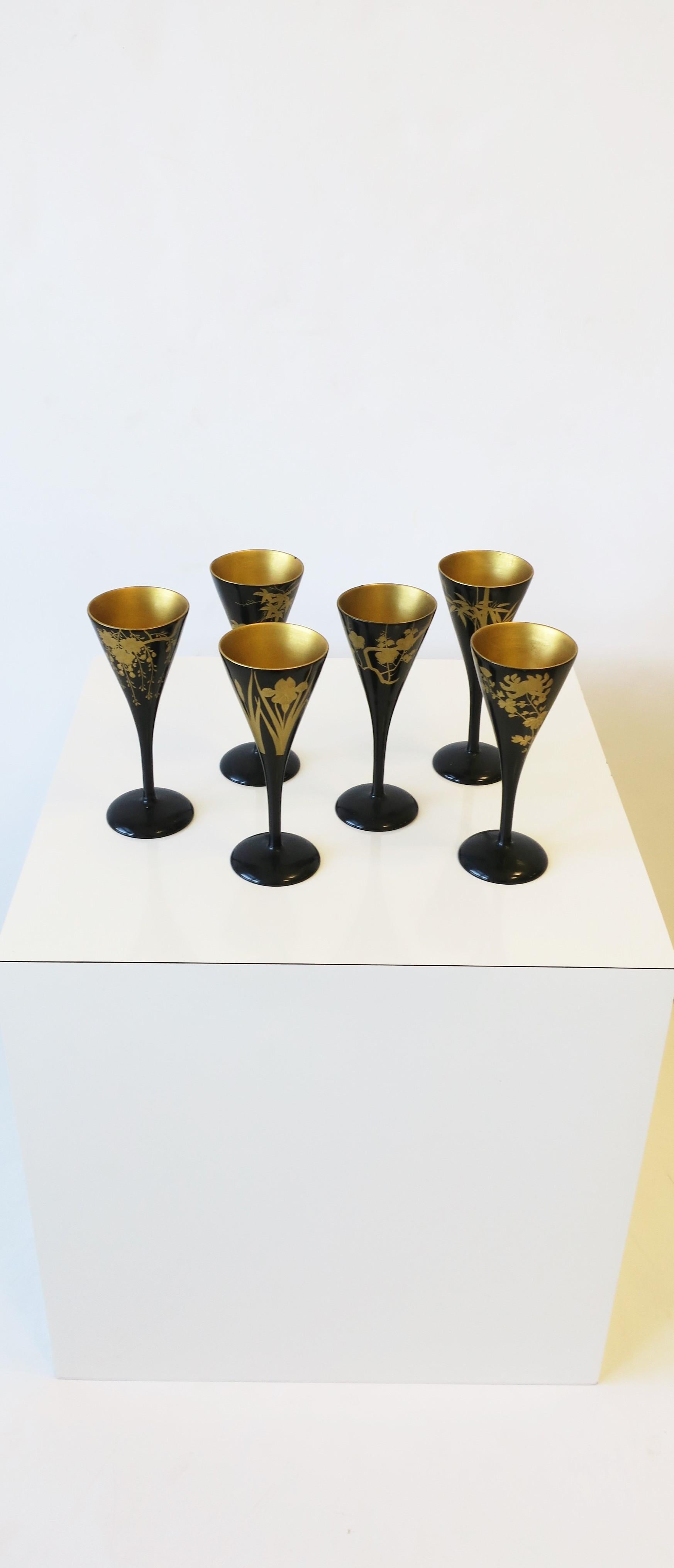 Japanese Black Lacquer & Gold Sake, Champagne Flutes or Wine Stemware, Set of 6 For Sale 4