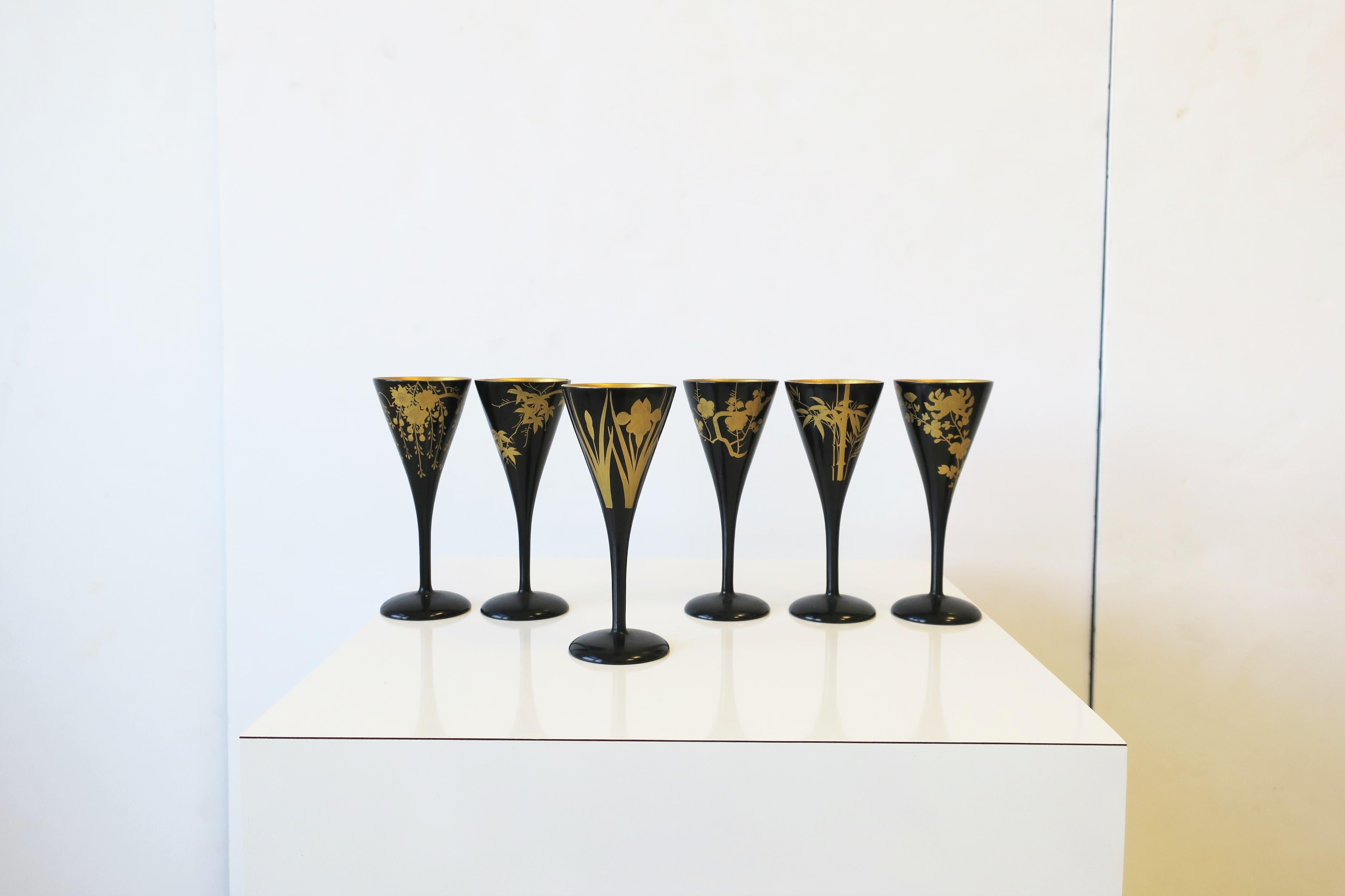 Lacquered Japanese Black Lacquer & Gold Sake, Champagne Flutes or Wine Stemware, Set of 6 For Sale