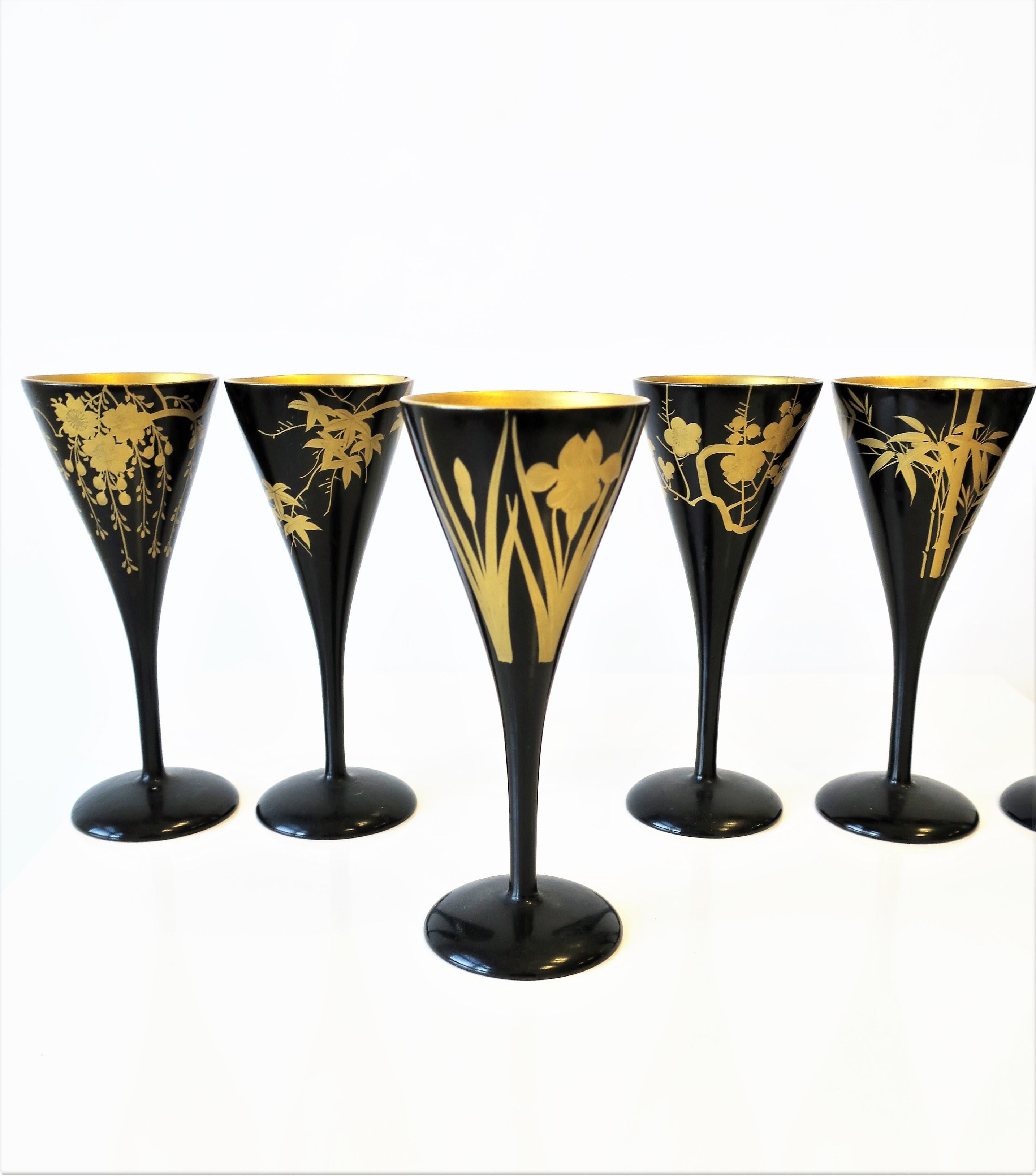Wood Japanese Black Lacquer & Gold Sake, Champagne Flutes or Wine Stemware, Set of 6 For Sale