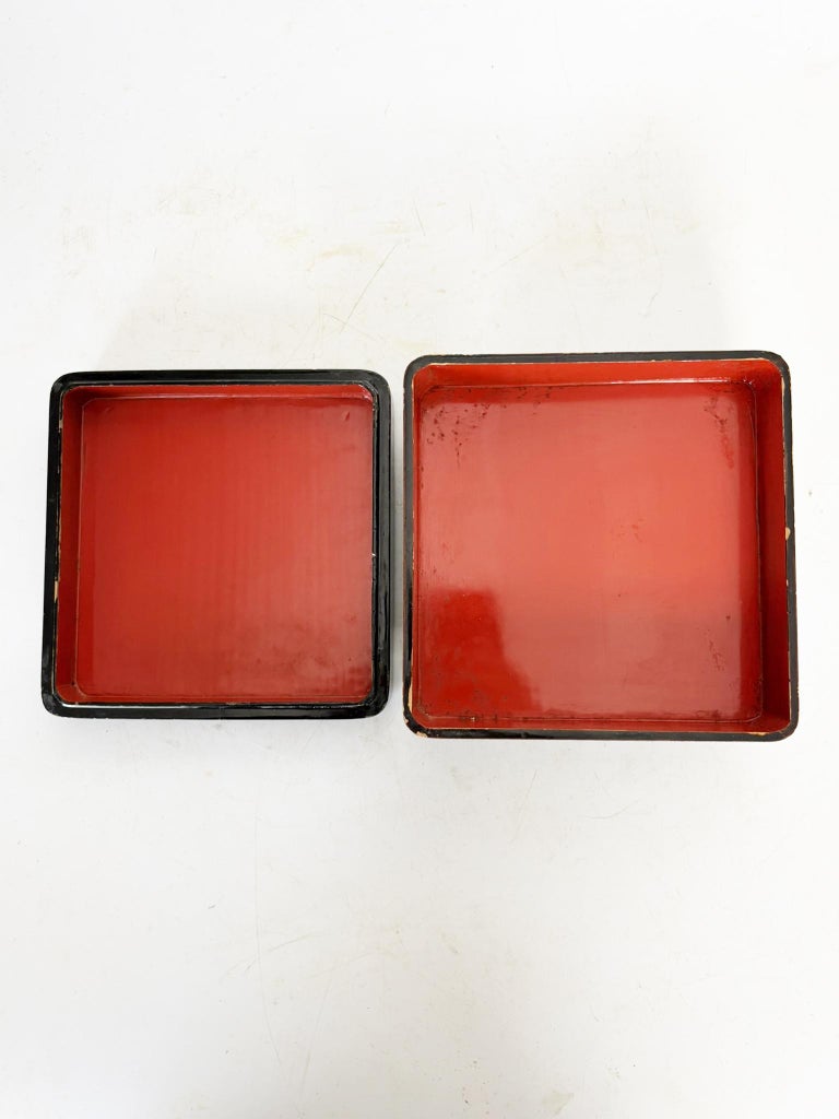 Japanese black lacquer box, Japan, early 20th century For Sale at