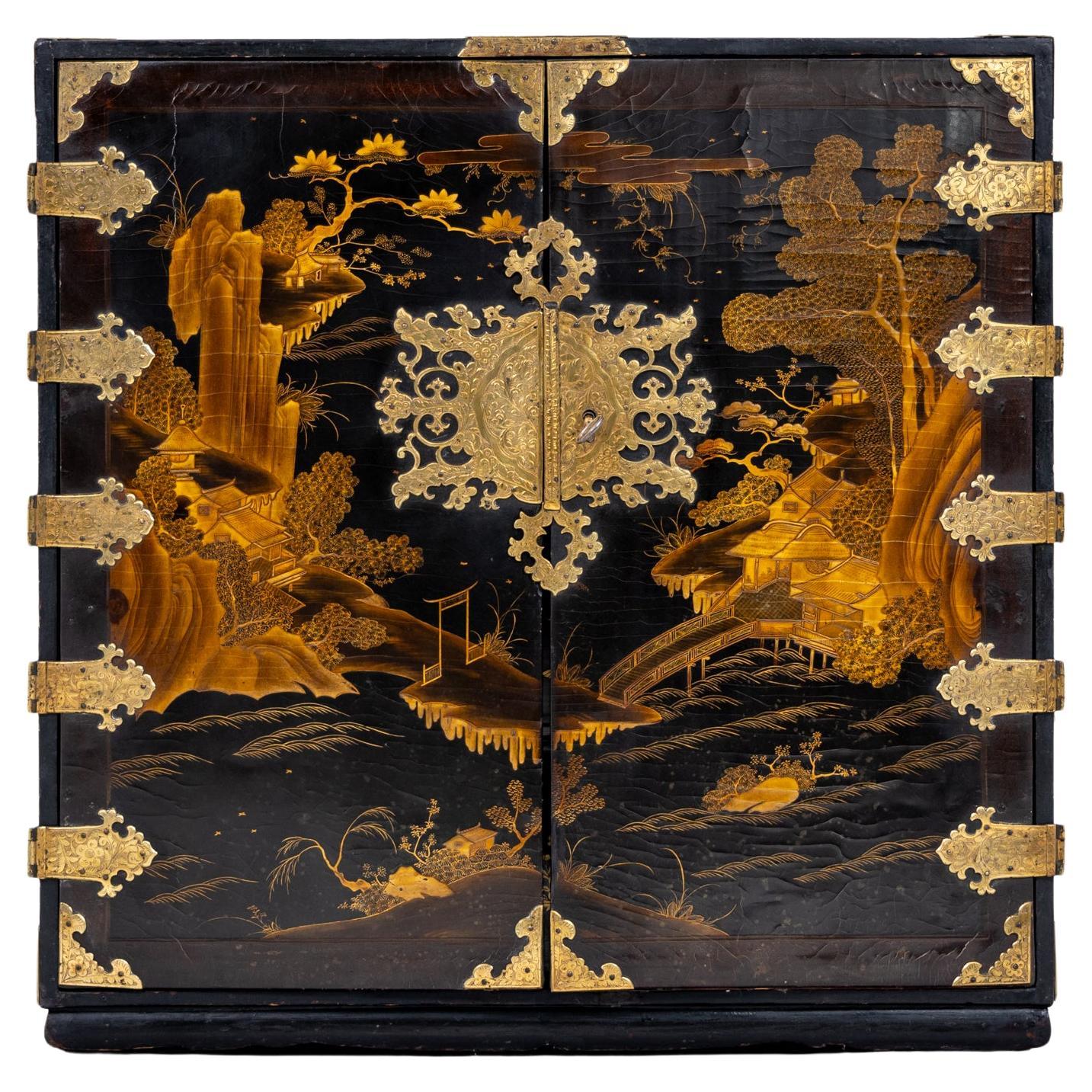 Japanese black Lacquer Cabinet, Late 17th Century For Sale