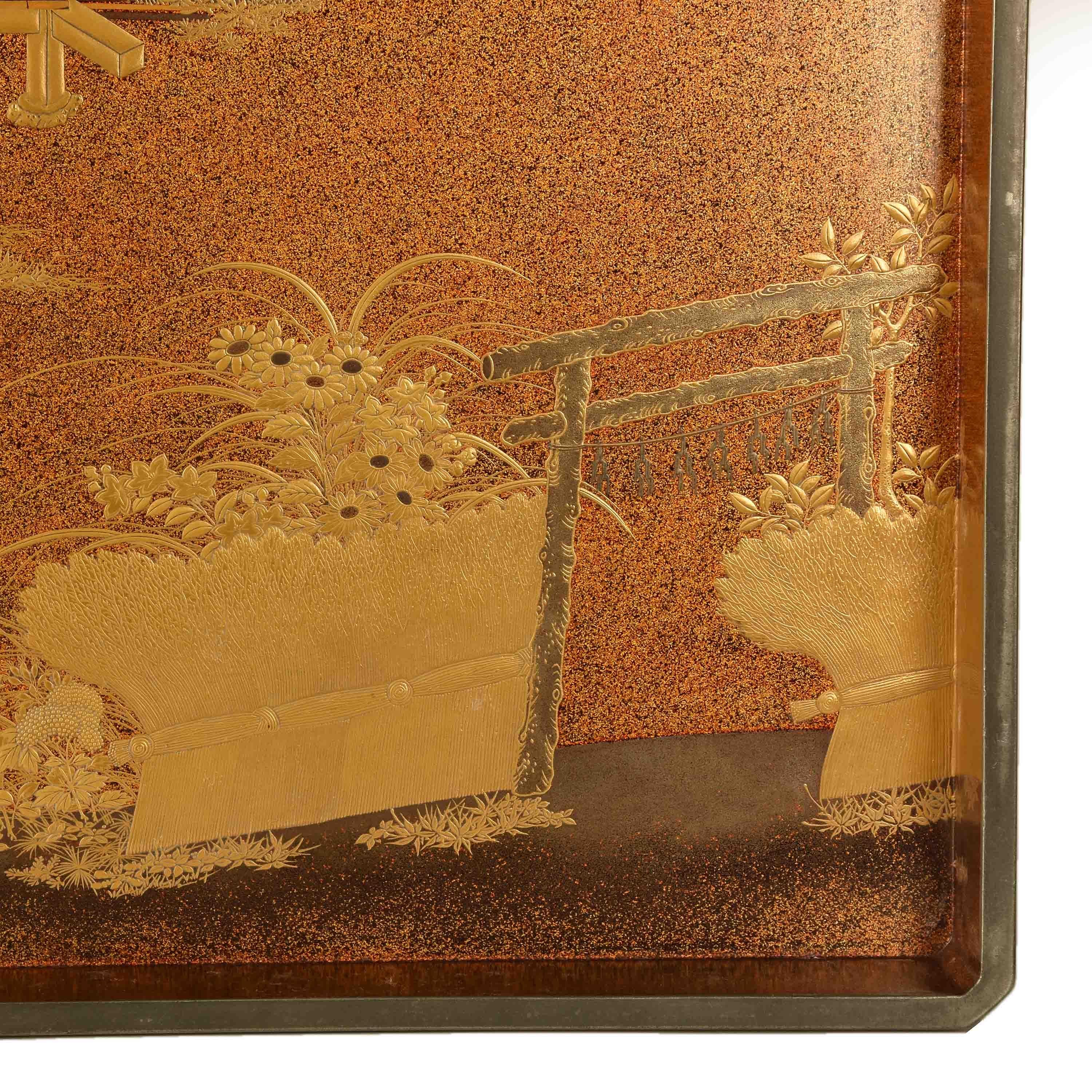 Japanese Black Lacquer Document Box with Gold Maki e Design, Meiji Period For Sale 3