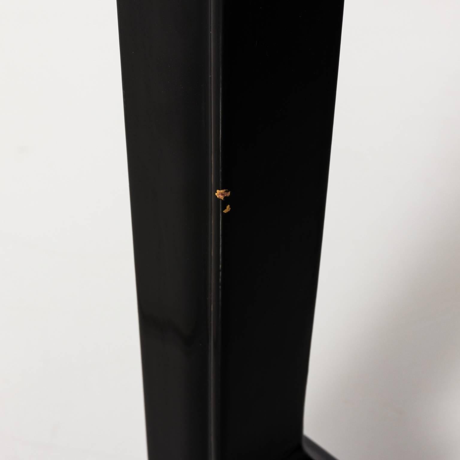 Mesa japonesa de laca negra en venta 4