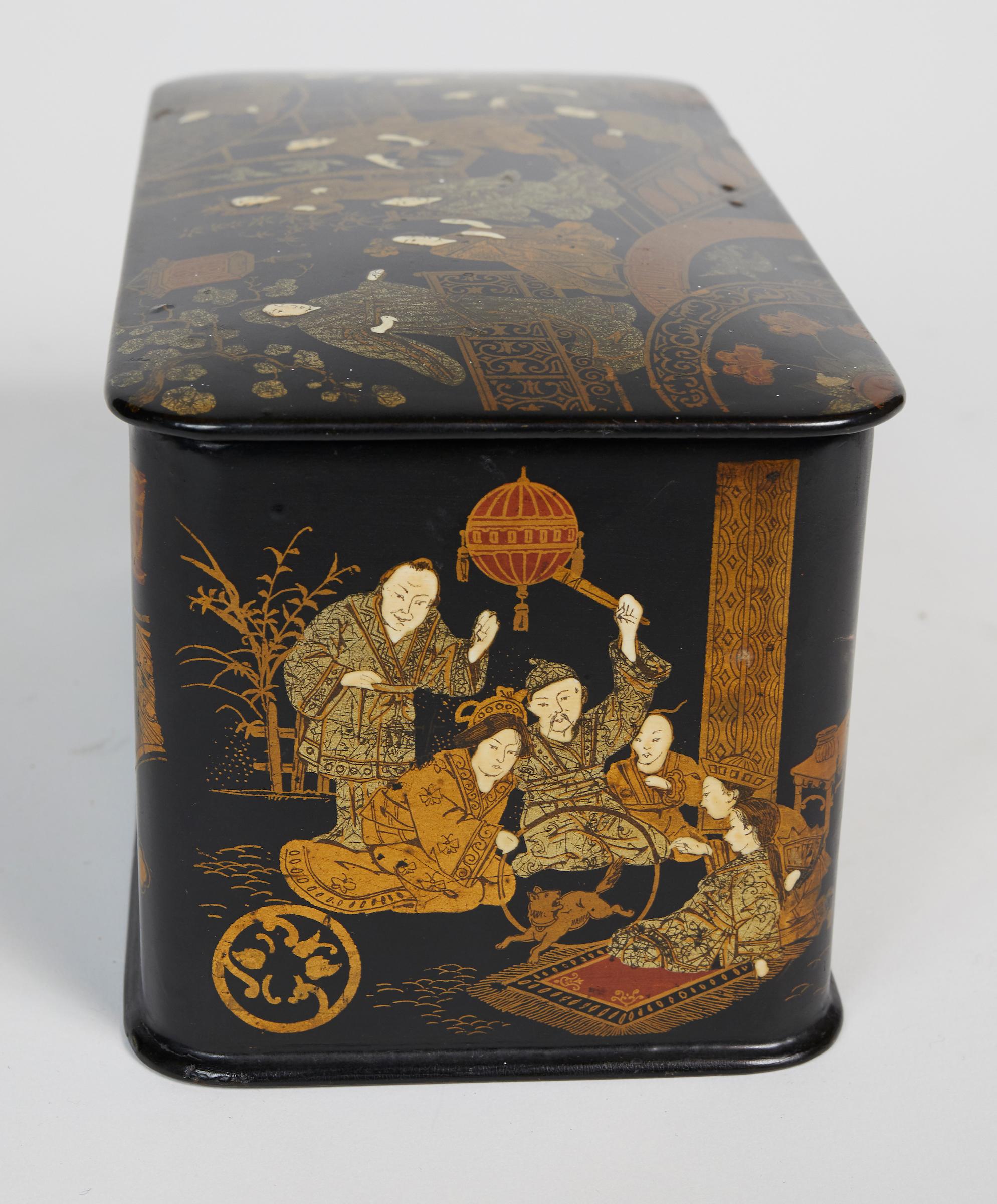 Japanese Black Lacquered Tea Caddy In Good Condition In Montreal, QC