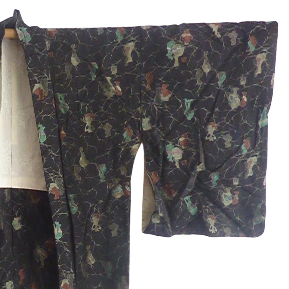 Veste kimono Haori japonaise ancienne en brocart de soie noir avec doublure en jacquard Sakura Bon état - En vente à Boston, MA