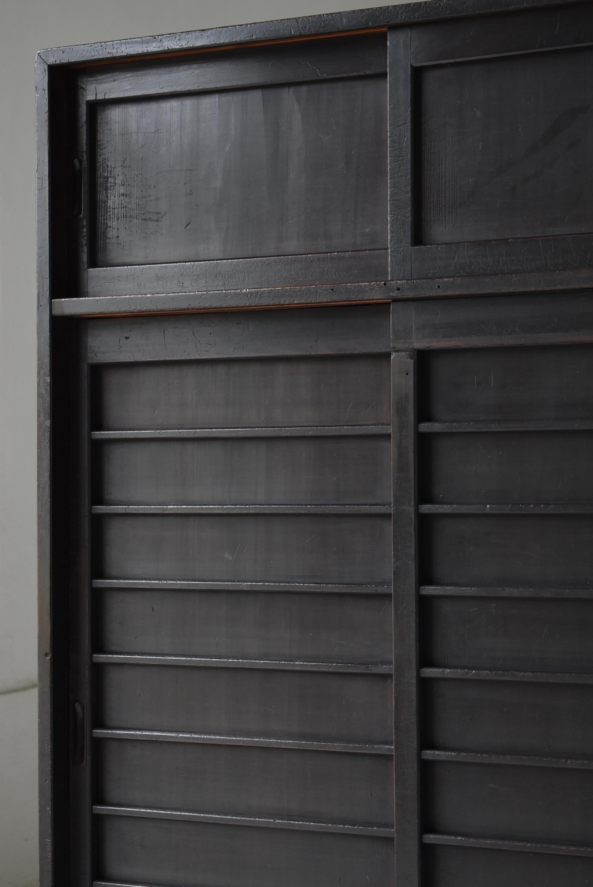 Japanese Antique Black Tansu 1920s-1940s / Cabinet Sideboard Wabisabi In Good Condition For Sale In Chōsei District Nagara, JP