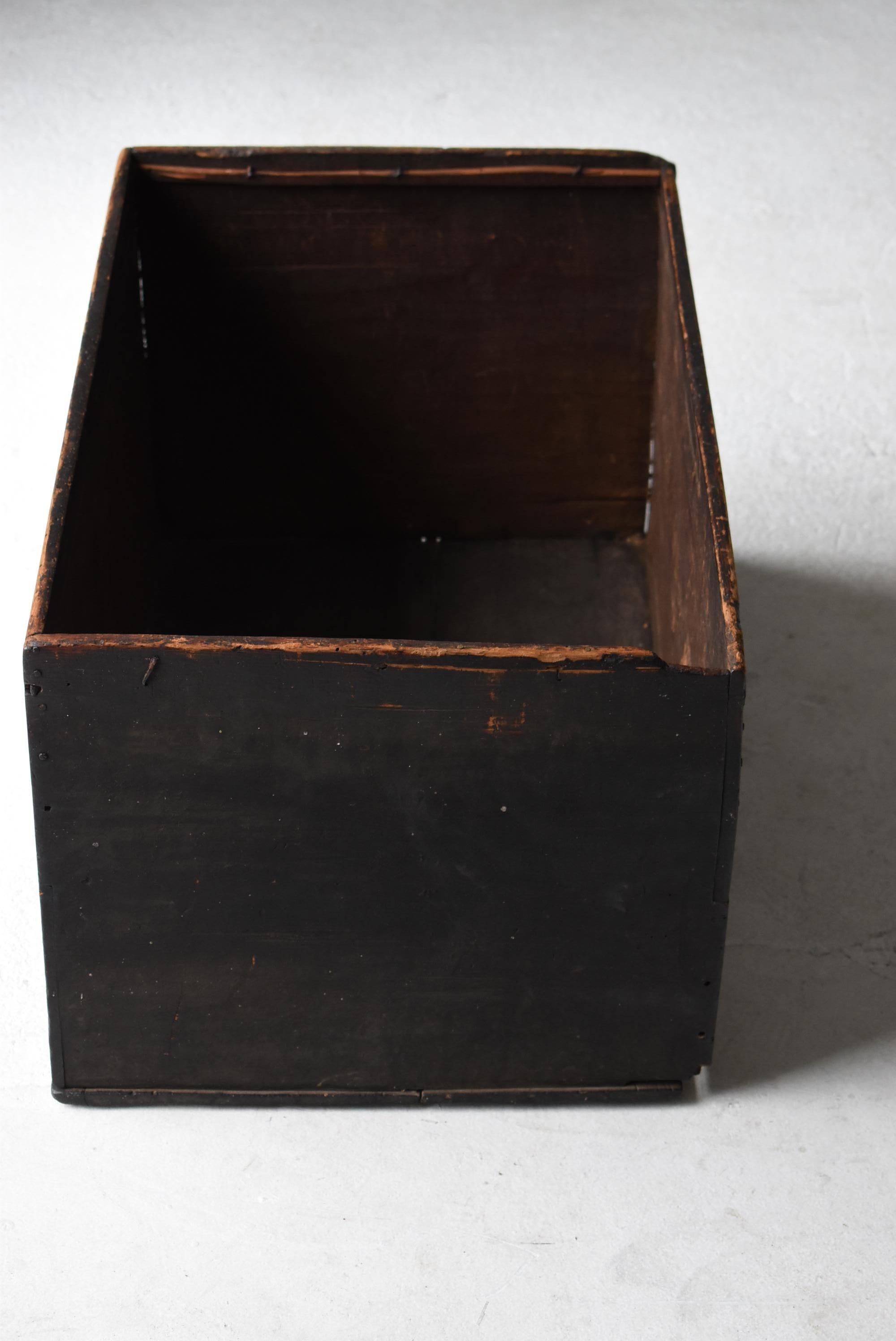 Japanese Antique Black Wooden Box 1860s-1900s / Side Table Nightstand Wabisabi For Sale 7