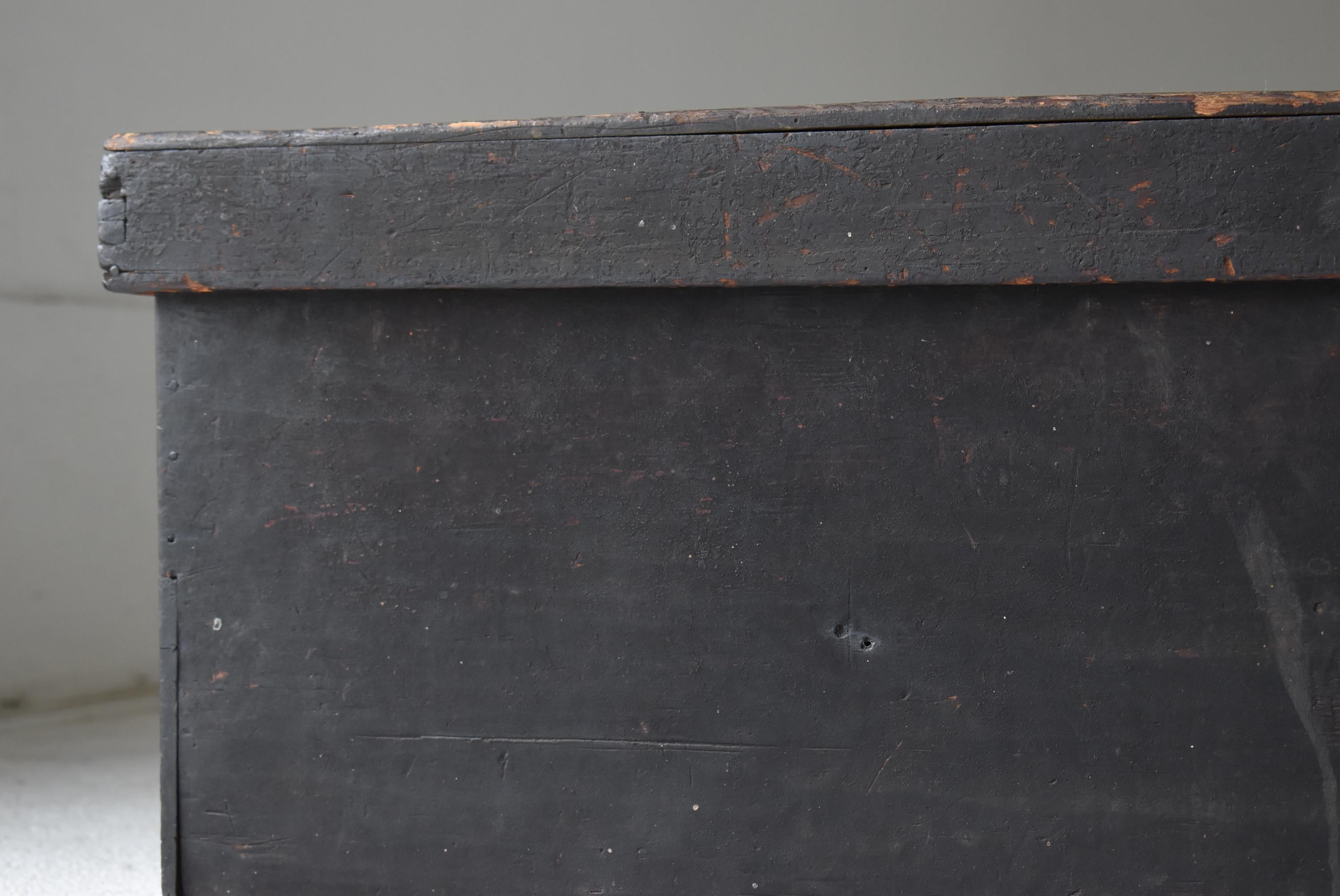 20th Century Japanese Antique Black Wooden Box 1860s-1900s / Side Table Nightstand Wabisabi For Sale
