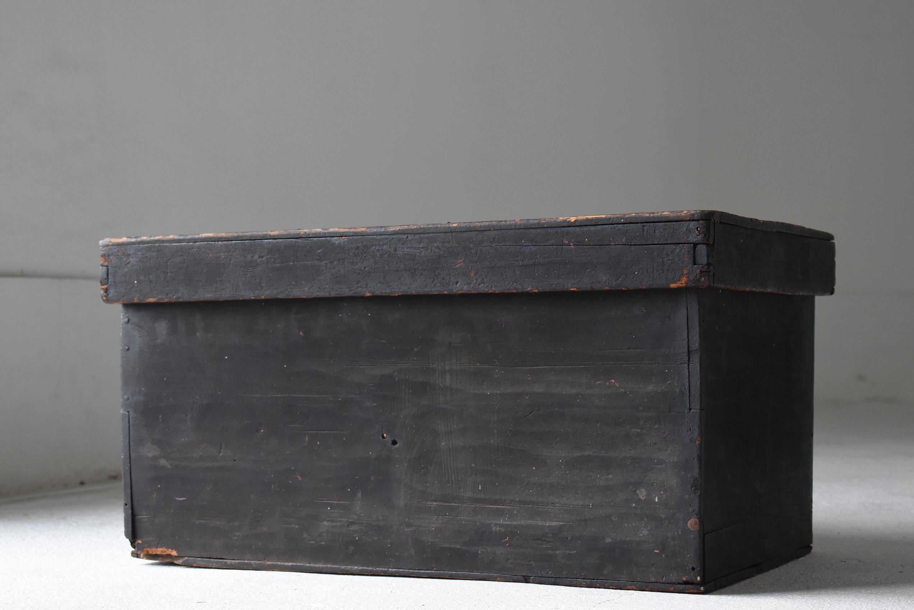 Japanese Antique Black Wooden Box 1860s-1900s / Side Table Nightstand Wabisabi For Sale 2