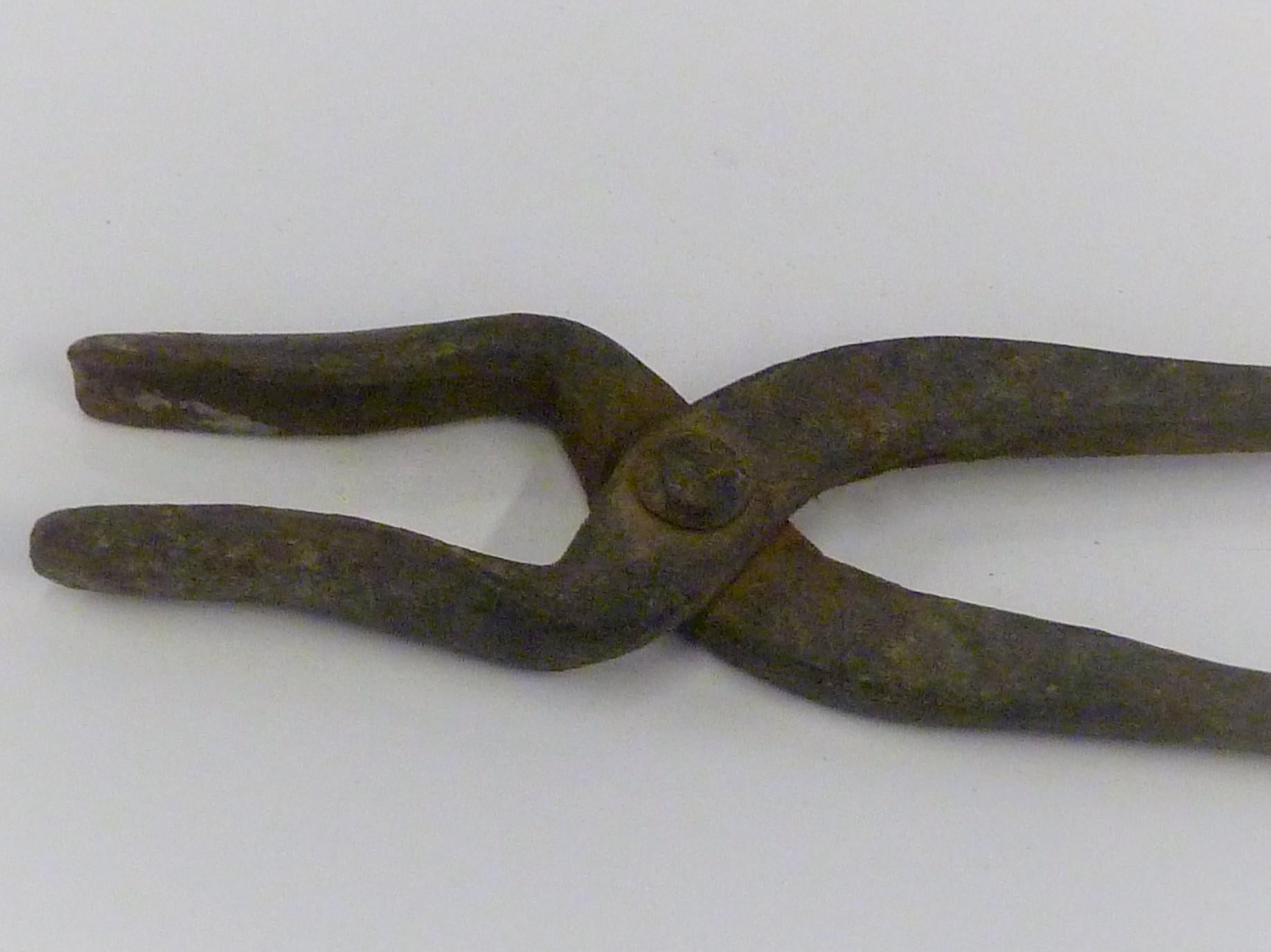 Japonisme Japanese Blacksmith Tongs and Woodcarver Brace Drill, Early 20th Century For Sale