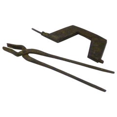 Tenazas de herrero japonés y taladro de abrazadera para tallista de madera, principios del siglo XX