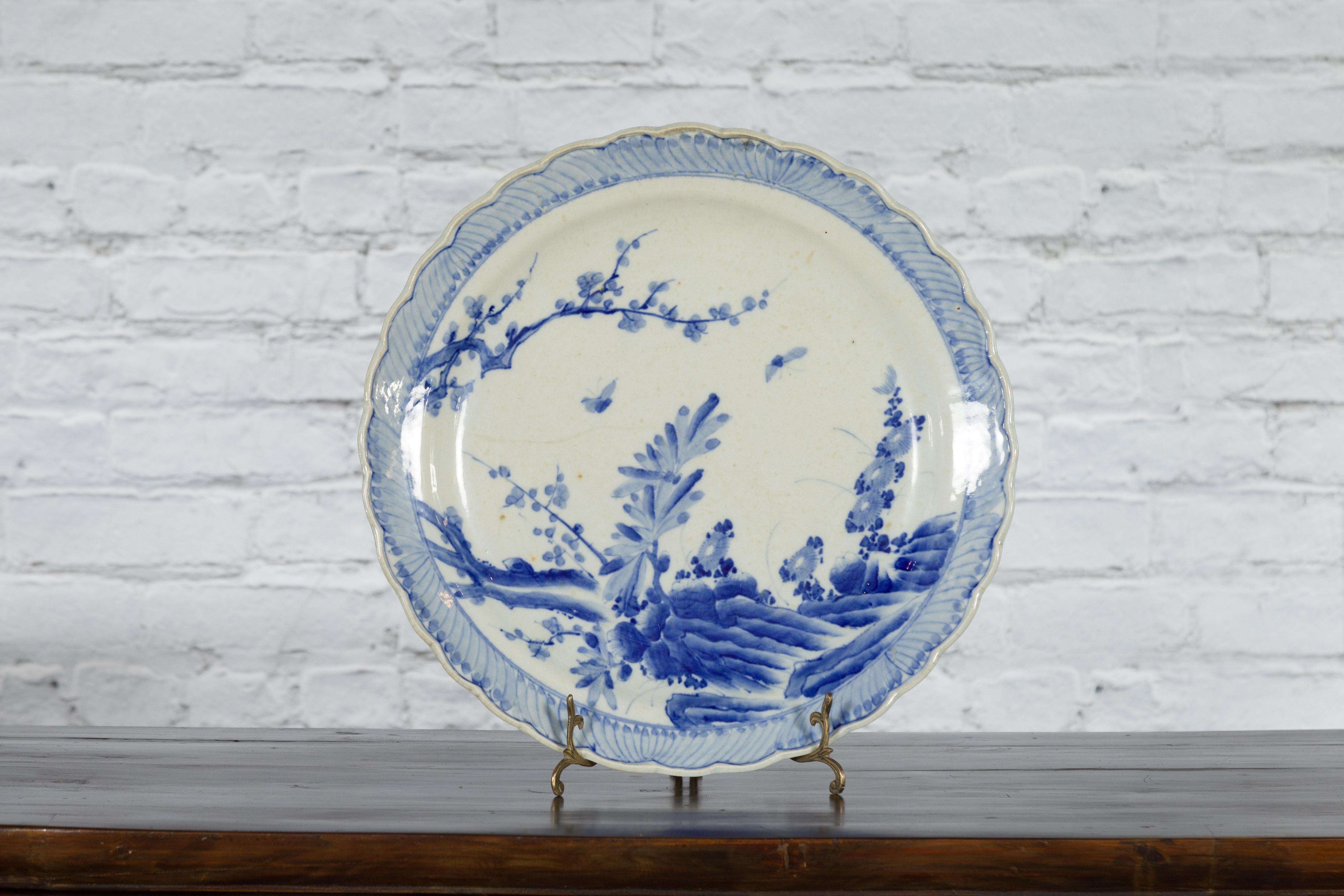19th Century Japanese Blue and White Hand-Painted Porcelain Charger Plate with Foliage Décor For Sale